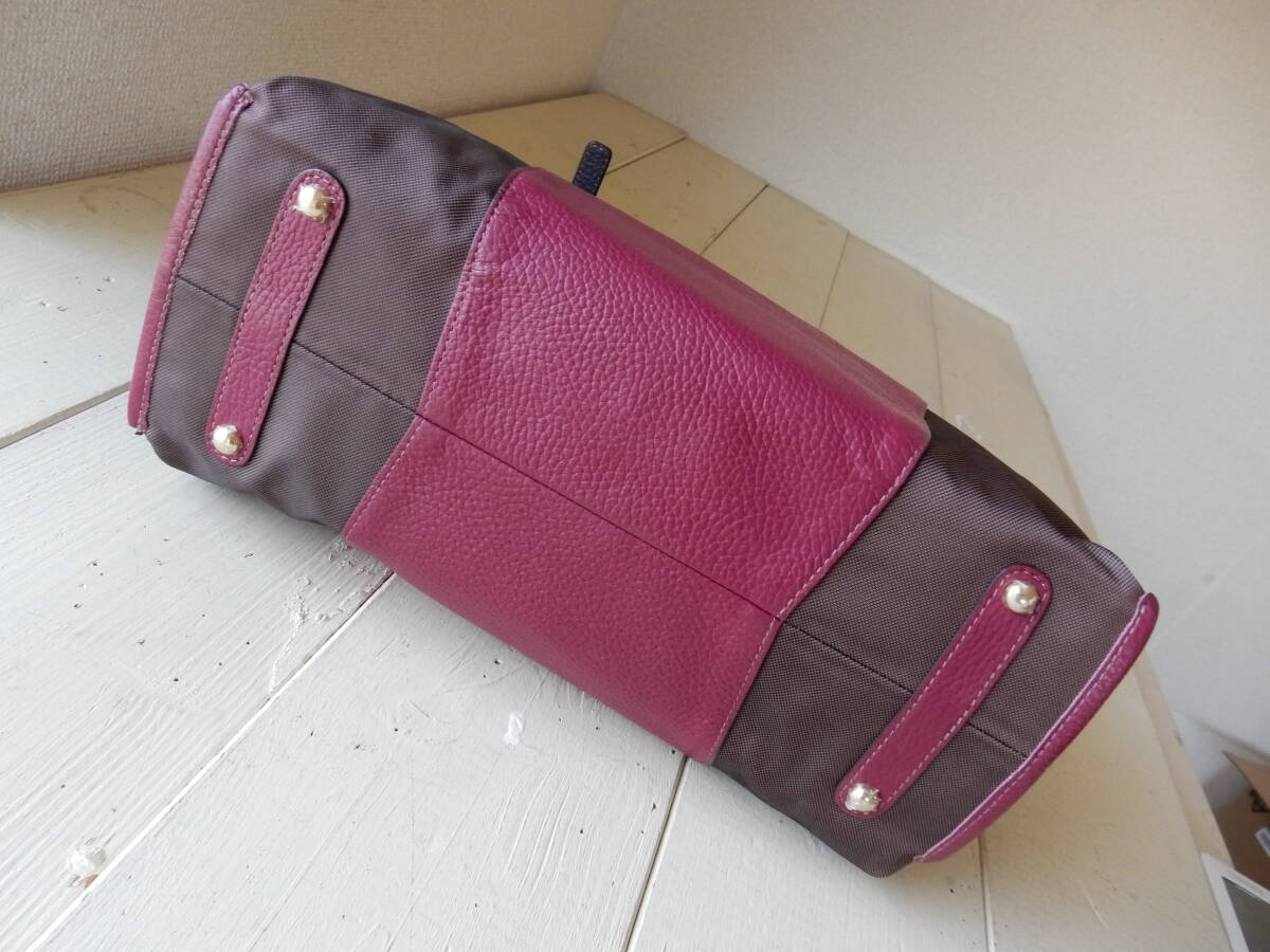本革×ナイロン☆PELLE BORSA(ペレボルサ)☆A4対応☆6ポケット☆肩掛けOK☆トートバッグ ラズベリー(金具ゴールド)_画像6