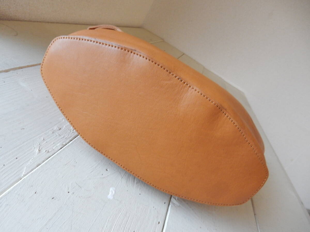 本革☆Dakota(ダコタ)☆A4対応☆レザートートバッグ　キャメル(金具/真鍮色)_画像5