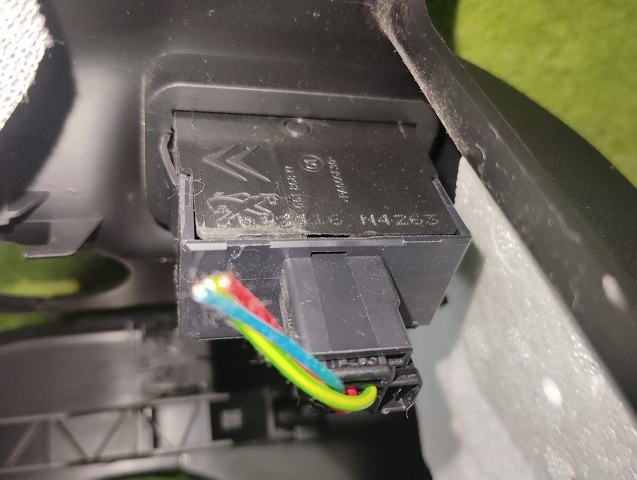 シトロエン C3 セダクションレザー・A5HM01 2016年・コラムカバー・レバリングスイッチ付・即発送_画像4