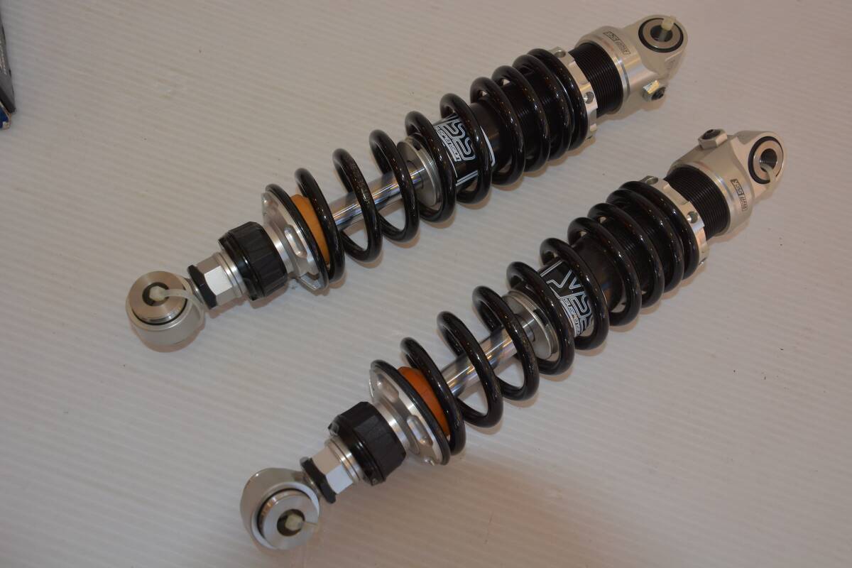 希少 VRSC VRSCDX YSS PMC Z366アジャスタブルサス 新品 RZ366-320TRJ-10-88 ナイトロッドSPL Vロッド VRSCA 320mm 車高調付き_画像4