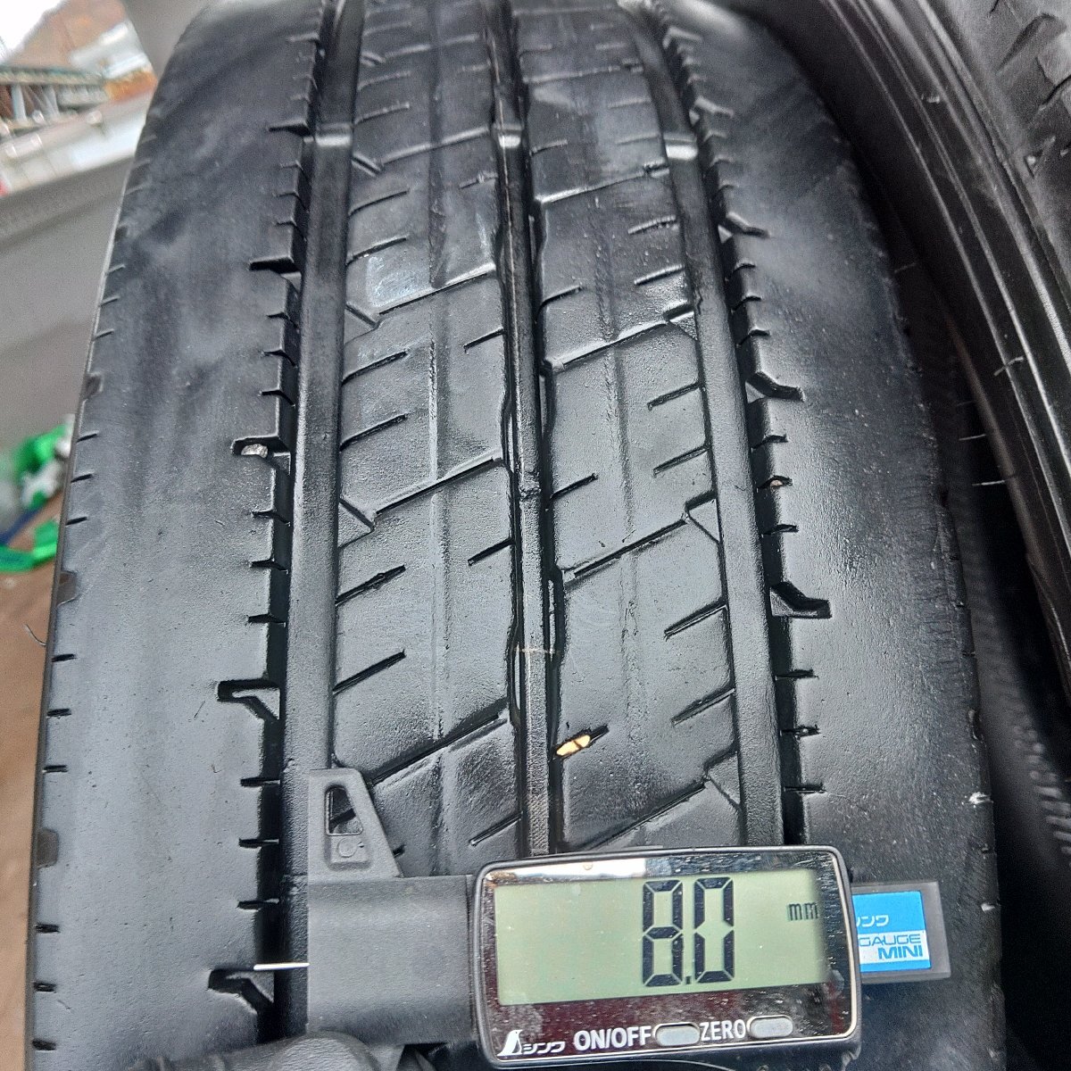 6本価格★上パS1142■205/65R16 109/107L LT DUNLOP ENASAVE SPLT38 2015年★条件付送料無料★地山 トラック 夏タイヤ_画像3