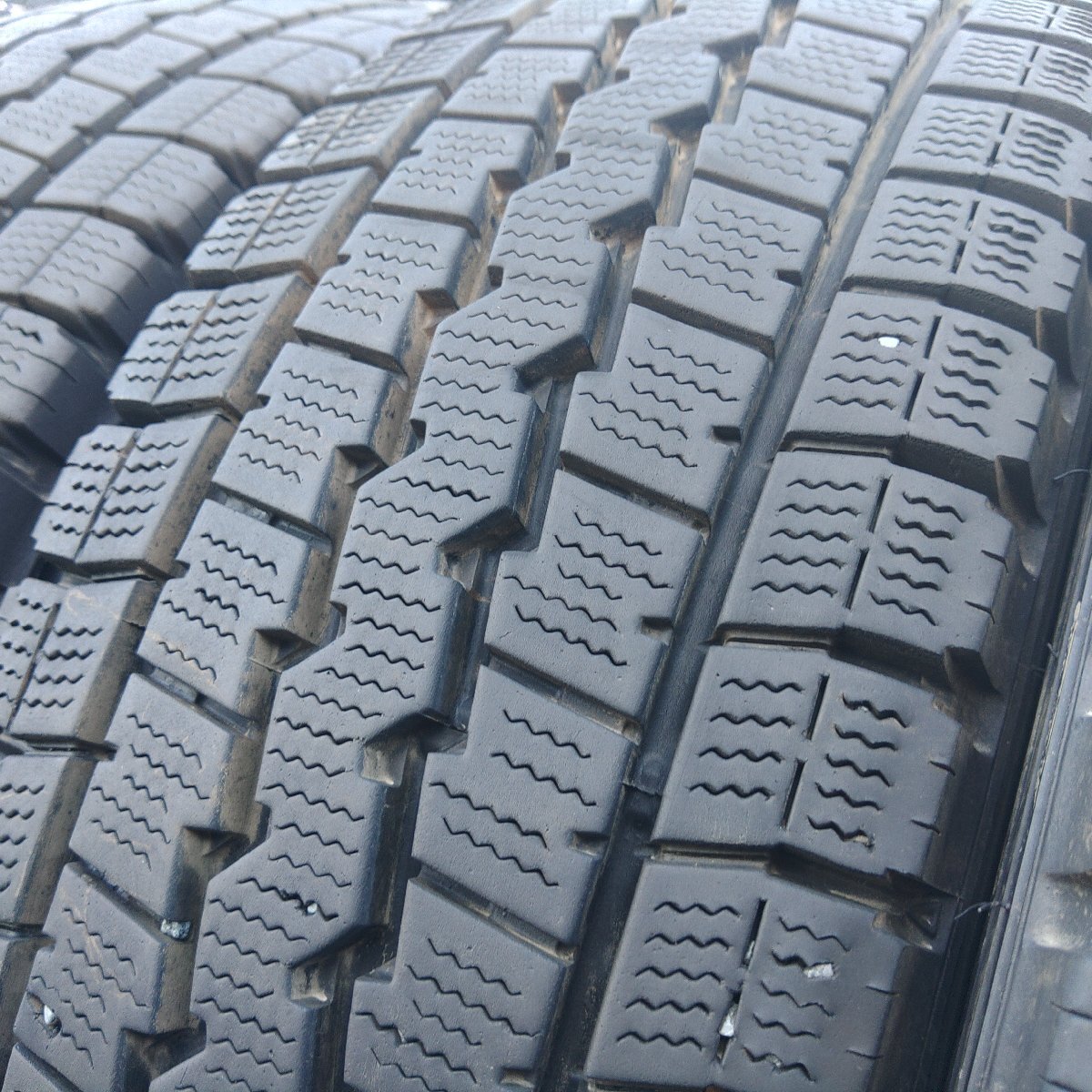 4本価格★上パS967■195/75R15 109/107L LT DUNLOP WINTERMAXX LT03M 21年 スタッドレス★条件付送料無料★地山 トラック ._画像8