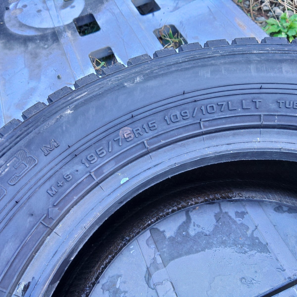 1本のみ★上パS968①■195/75R15 109/107L LT DUNLOP WINTERMAXX LT03M 21年 スタッドレス★条件付送料無料★地山 トラック ._画像7