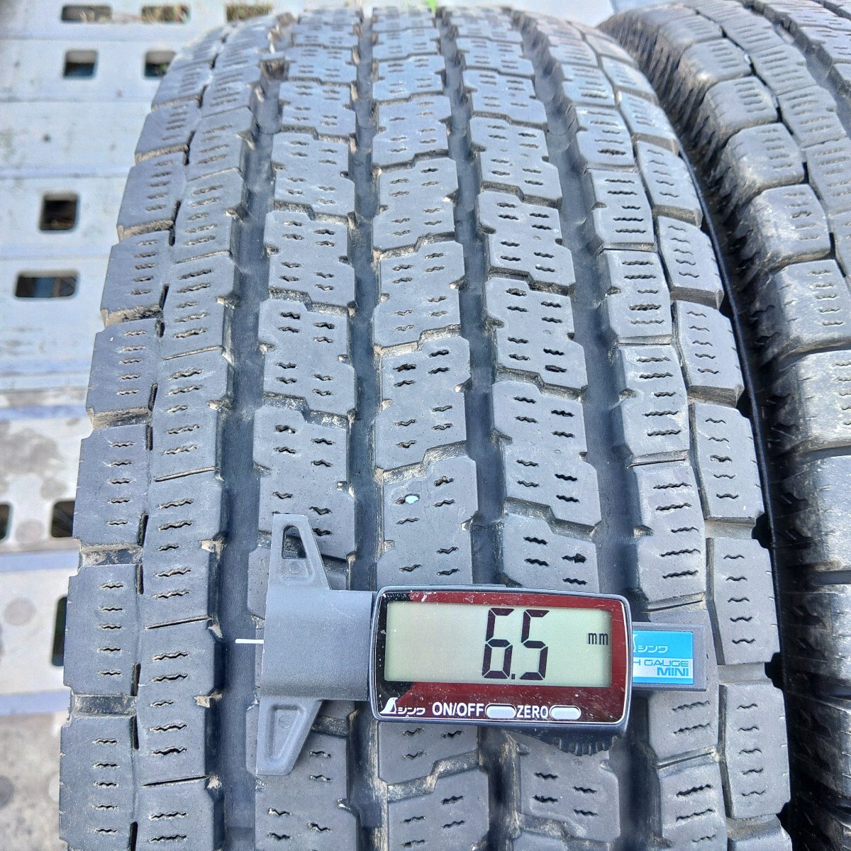 4本価格★上パS953■225/70R16 117/115L LT YOKOHAMA ICE GUARD IG91 2020年製★条件付送料無料★地山 トラック スタッドレス 冬 ._画像5