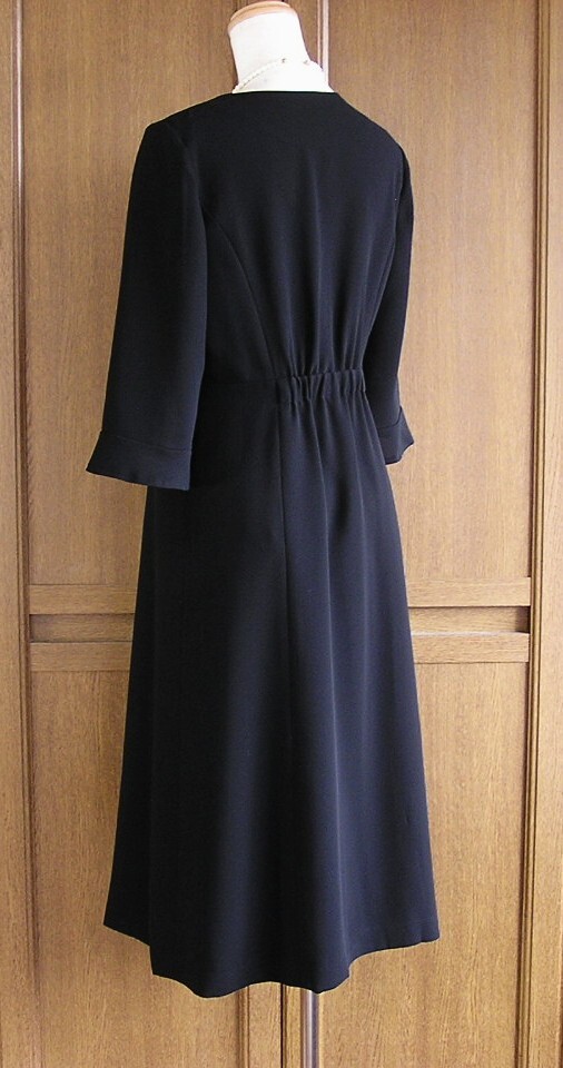 東京ソワール/Coccolussi/黒ワンピース 前ファスナー 7分袖 ポケット有×ジャケット/冠婚葬祭 スーツ/20～30代/9号/ブラックフォーマル_画像5