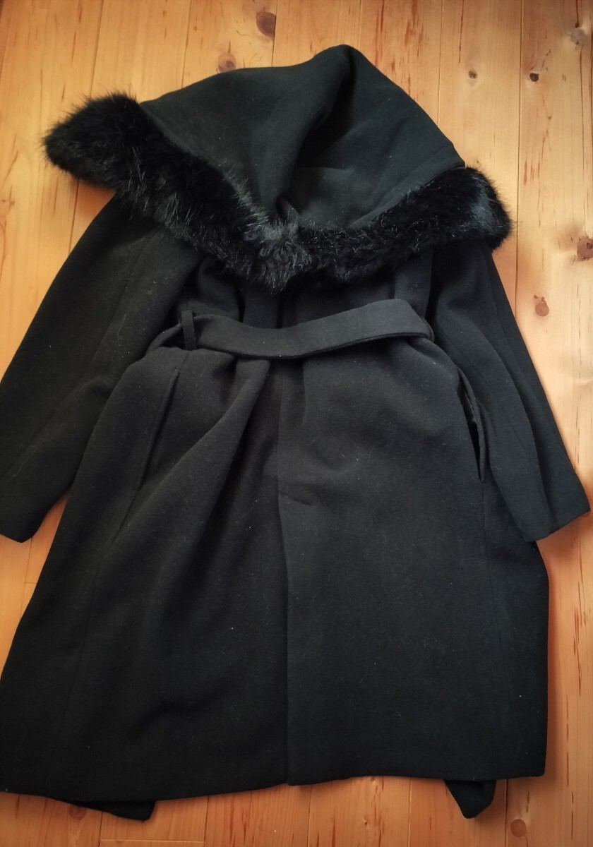 a.v.v 秋冬　フード＆ファー付きコート　M　新品タグ付き　身幅100 丈92　黒_画像4