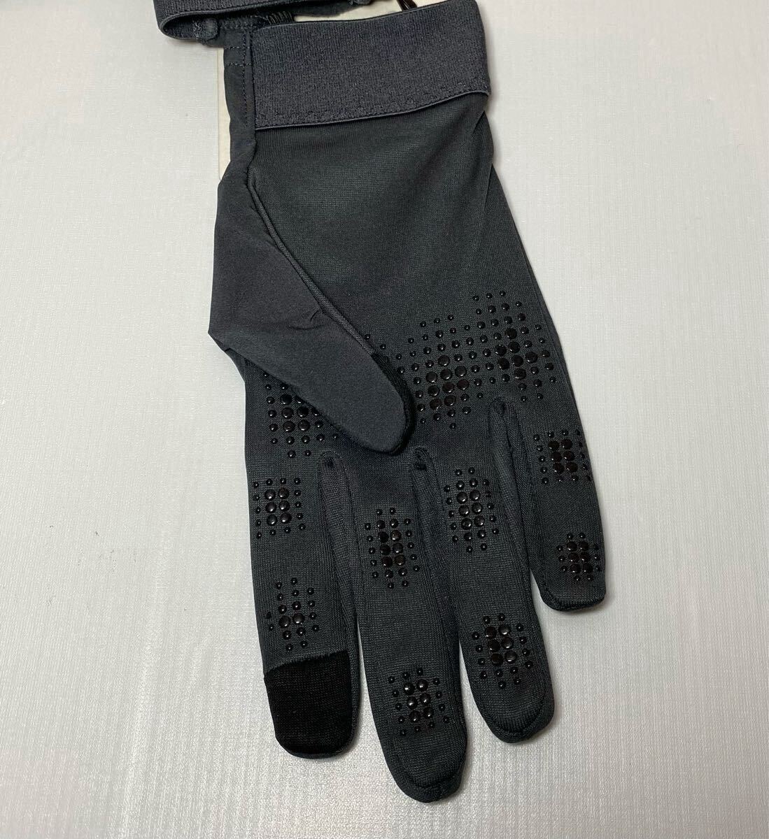 アディダス adidas 防寒手袋 スマホ対応 ベーシック フィットグローブ Lサイズ グレー_画像2