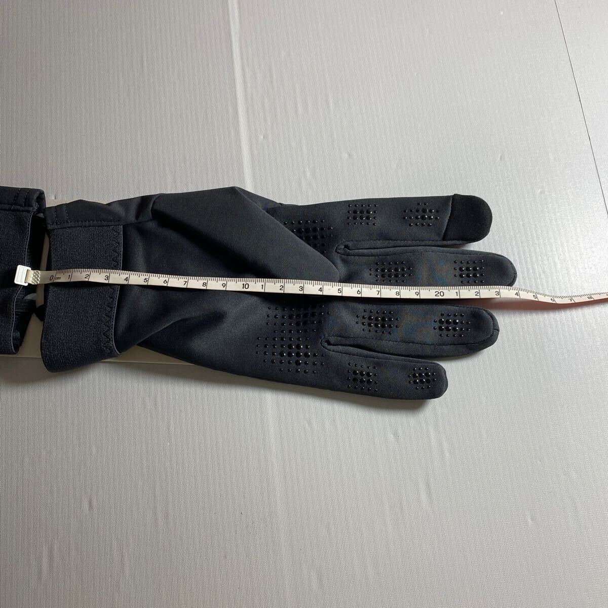 アディダス adidas 防寒手袋 スマホ対応 ベーシック フィットグローブ Lサイズ グレー_画像4