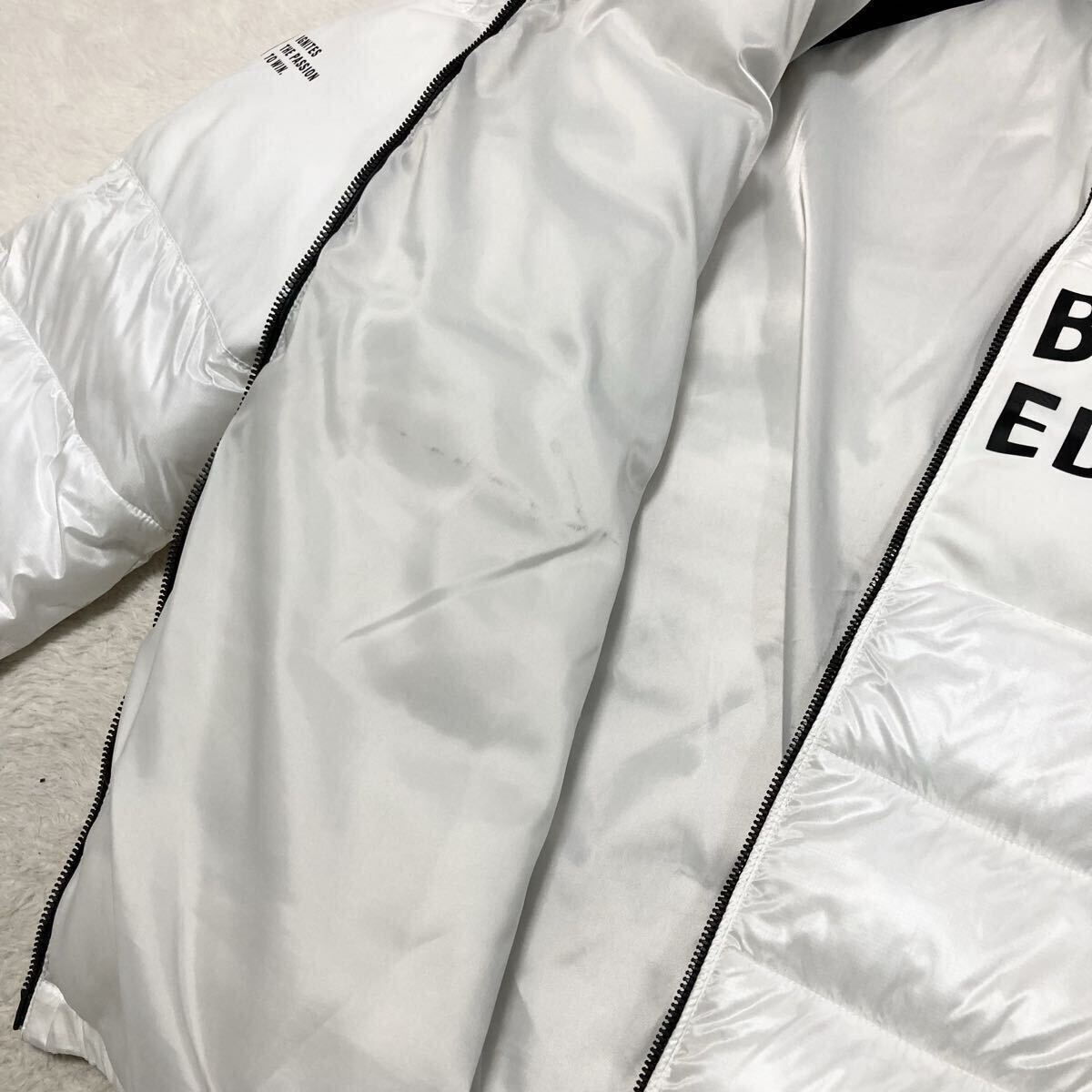 極美品 現行 パーリーゲイツ PEARLY GATES MASTERBUNNY マスターバニー ダウンジャケット ゴルフウェア GOLF 6 LX センター ロゴ 白 長袖_画像5