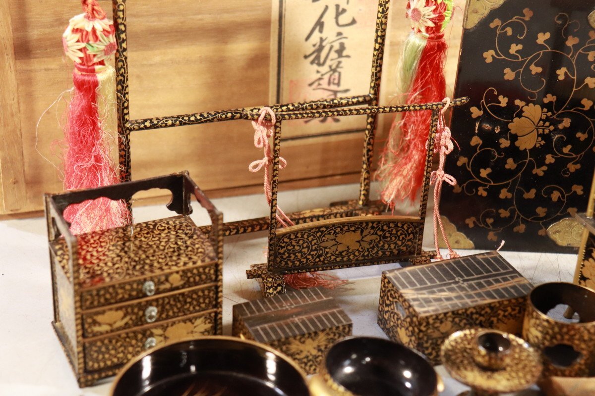 E774　雛道具　古雛　花嫁道具　化粧道具　おかご　ひな祭り　蒔絵/54905　_画像3