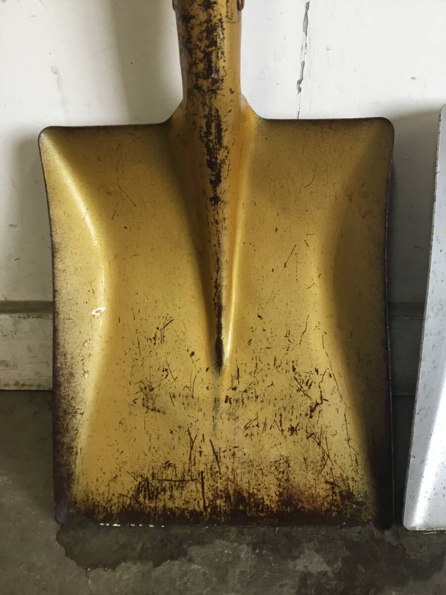 △ y 岐阜発/ スコップ/ 3本セット/ 角スコップ2本/ 剣先スコップ1本/ 農業/ 土木/ 建築/ 現状品/ R7.11/13 △_画像2