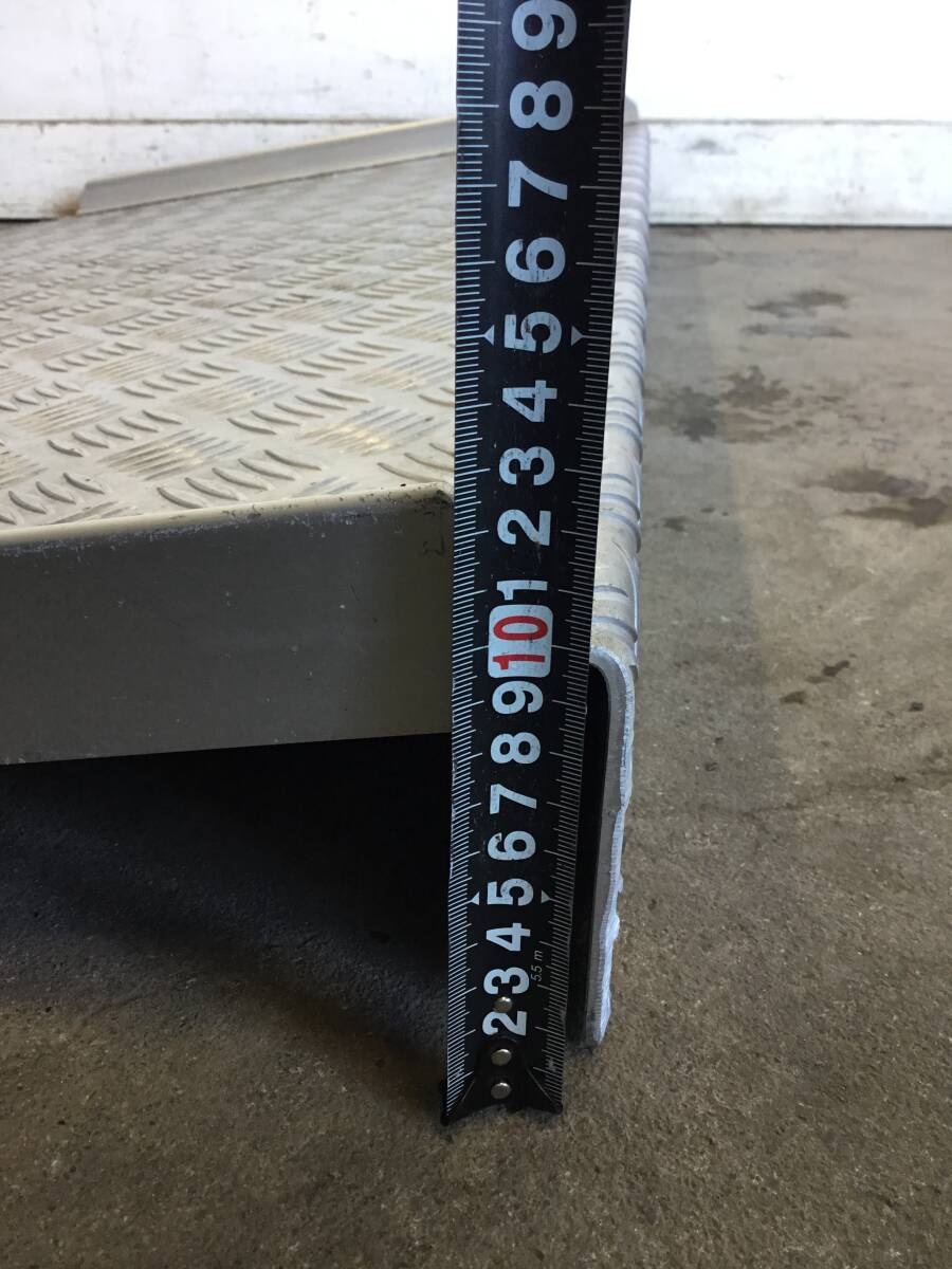 △ y 岐阜発/ アルミ製/ スロープ/ バリアフリー/ W=955mm/ L=605mm/ 高さ130mm/ 段差解消/ 乗り入れ/ 現状品/ R7.11/20 △_画像3