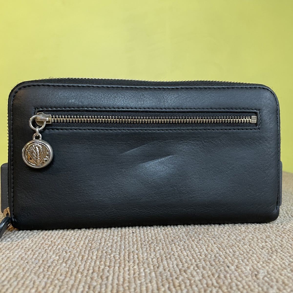  один иен прекрасный товар BVLGARI BVLGARY Be Zero длинный бумажник раунд застежка-молния длинный кошелек кошелек кожа черный 