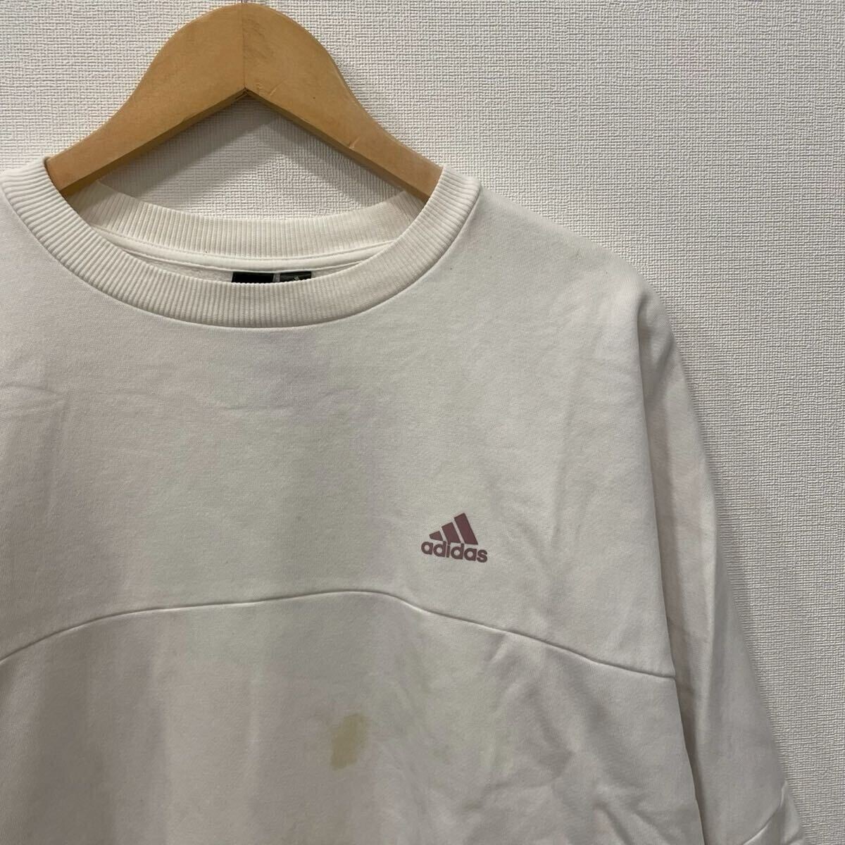 【S6455】 adidas アディダス スウェット トレーナー サイズM ホワイト 白 胸ロゴ プリントロゴ レディース トップス 最落なし 古着_画像6