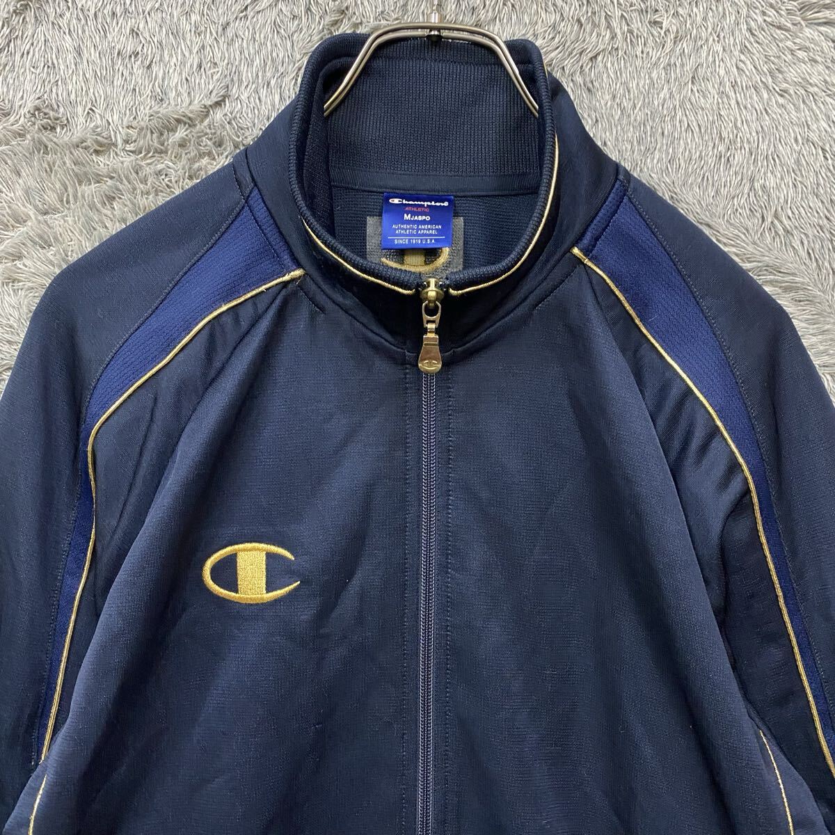champion チャンピオン トラックジャケット ジャージ サイズM ネイビー 紺色 ロゴ刺繍 ゴールド 金 メンズ トップス 最落なし(931)_画像3
