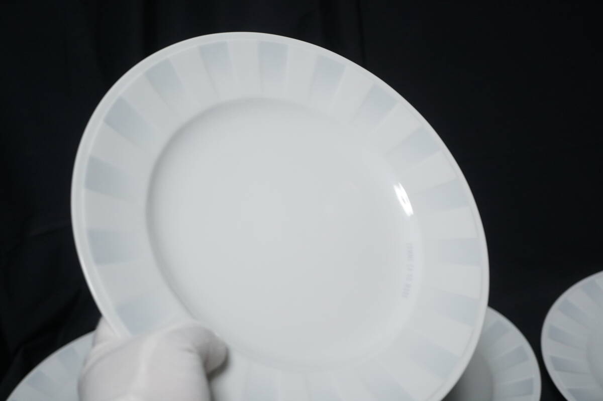 【AA3】 日本製　コムサデモード　ディナー皿4枚+パスタ皿5枚　セット_画像2