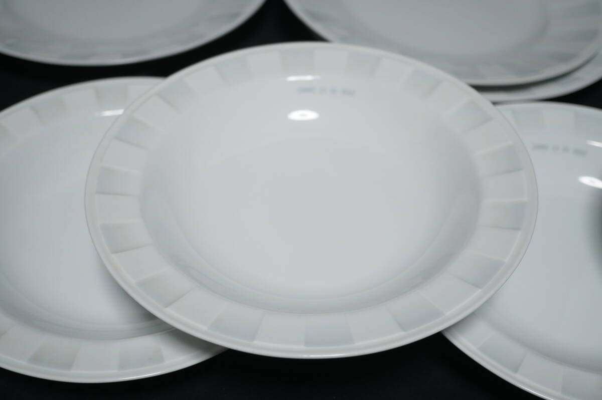 【AA3】 日本製　コムサデモード　ディナー皿4枚+パスタ皿5枚　セット_画像4