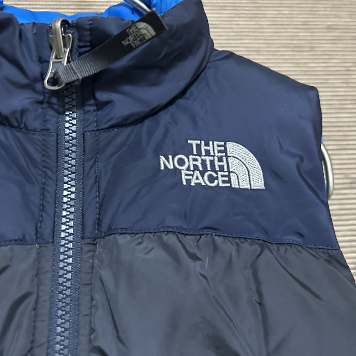 ノースフェイス　ダウンベスト　子供110キッズ　US規格　ネイビー　刺繍F1 古着　入手困難　激レア 希少　人気　ワンポイントロゴ　550FIL_画像3
