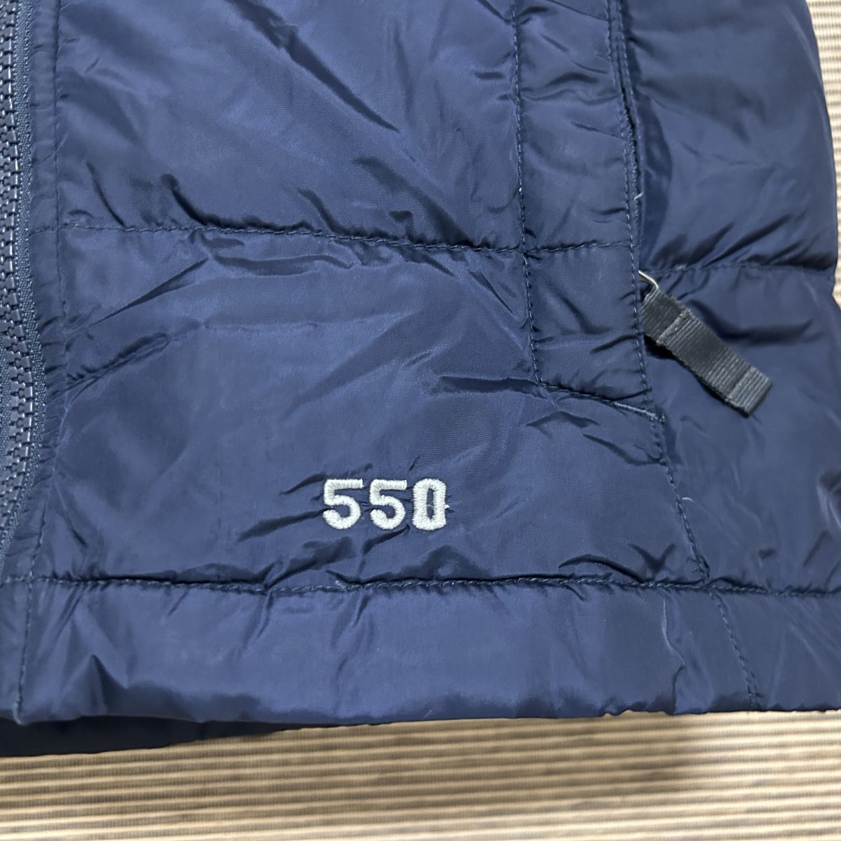 ノースフェイス　ダウンベスト　子供110キッズ　US規格　ネイビー　刺繍F1 古着　入手困難　激レア 希少　人気　ワンポイントロゴ　550FIL_画像5