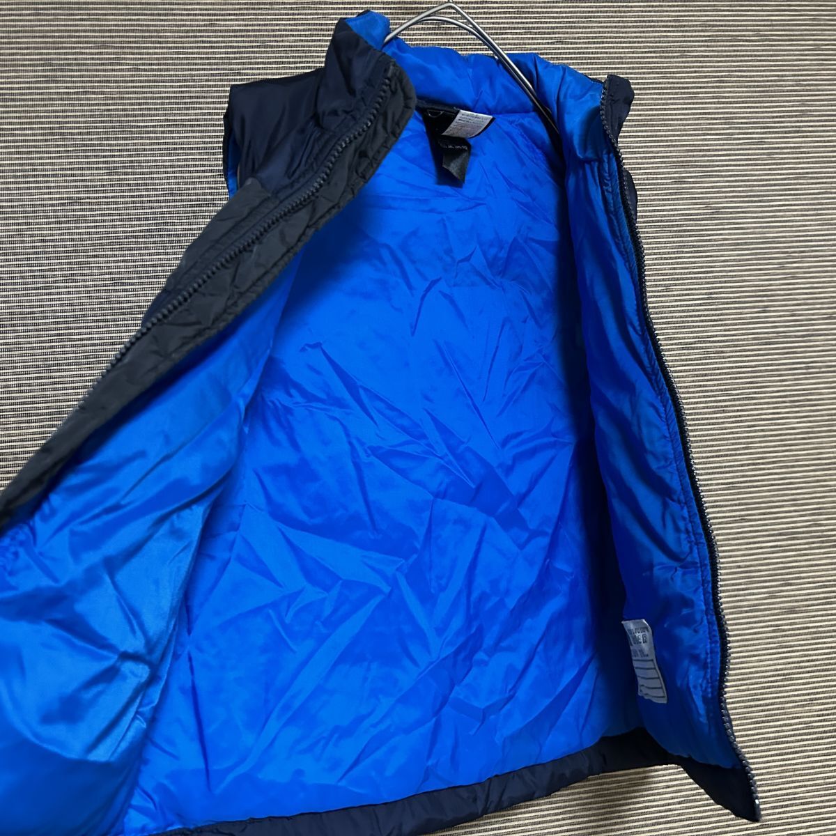 ノースフェイス　ダウンベスト　子供110キッズ　US規格　ネイビー　刺繍F1 古着　入手困難　激レア 希少　人気　ワンポイントロゴ　550FIL_画像7