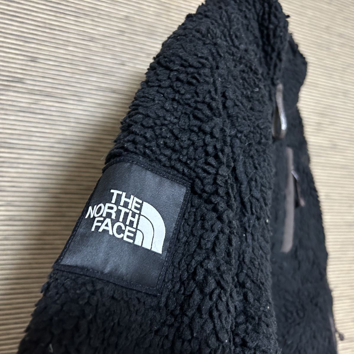 ノースフェイス ボアフリースジャケット黒ブラック 子供110キッズ 刺繍F1 古着 入手困難 激レア 希少 人気ワンポイント 肩ロゴ_画像7