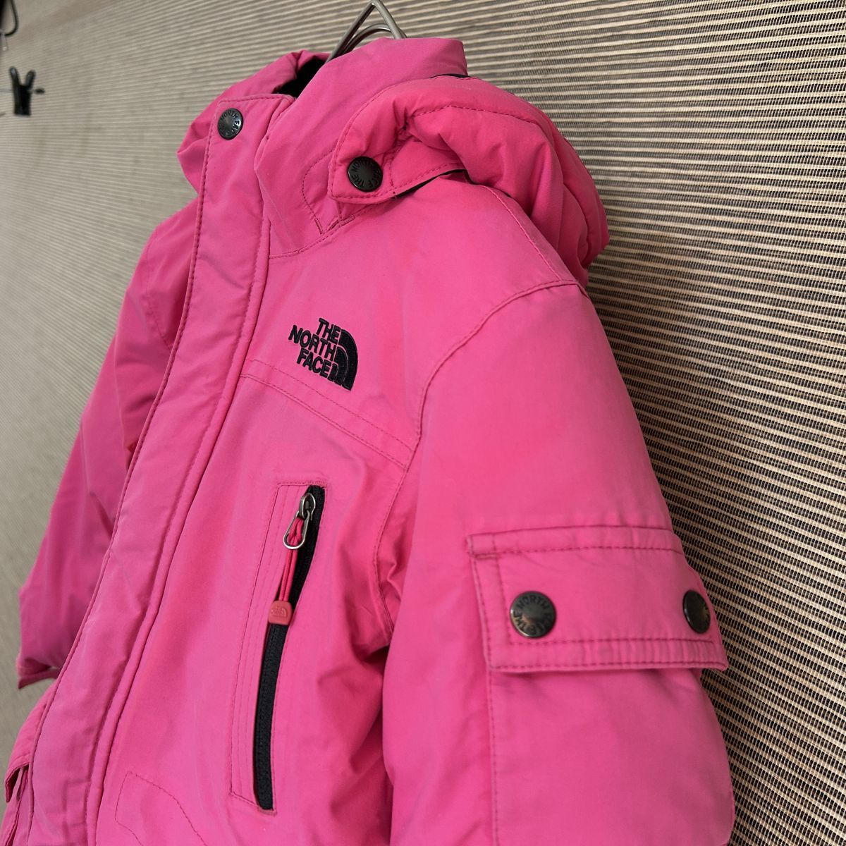 ノースフェイス ダウンジャケット モッズコート　子供105　ピンク　刺繍　G1 古着　入手困難　激レア　希少 人気　ワンポイント キッズ_画像7