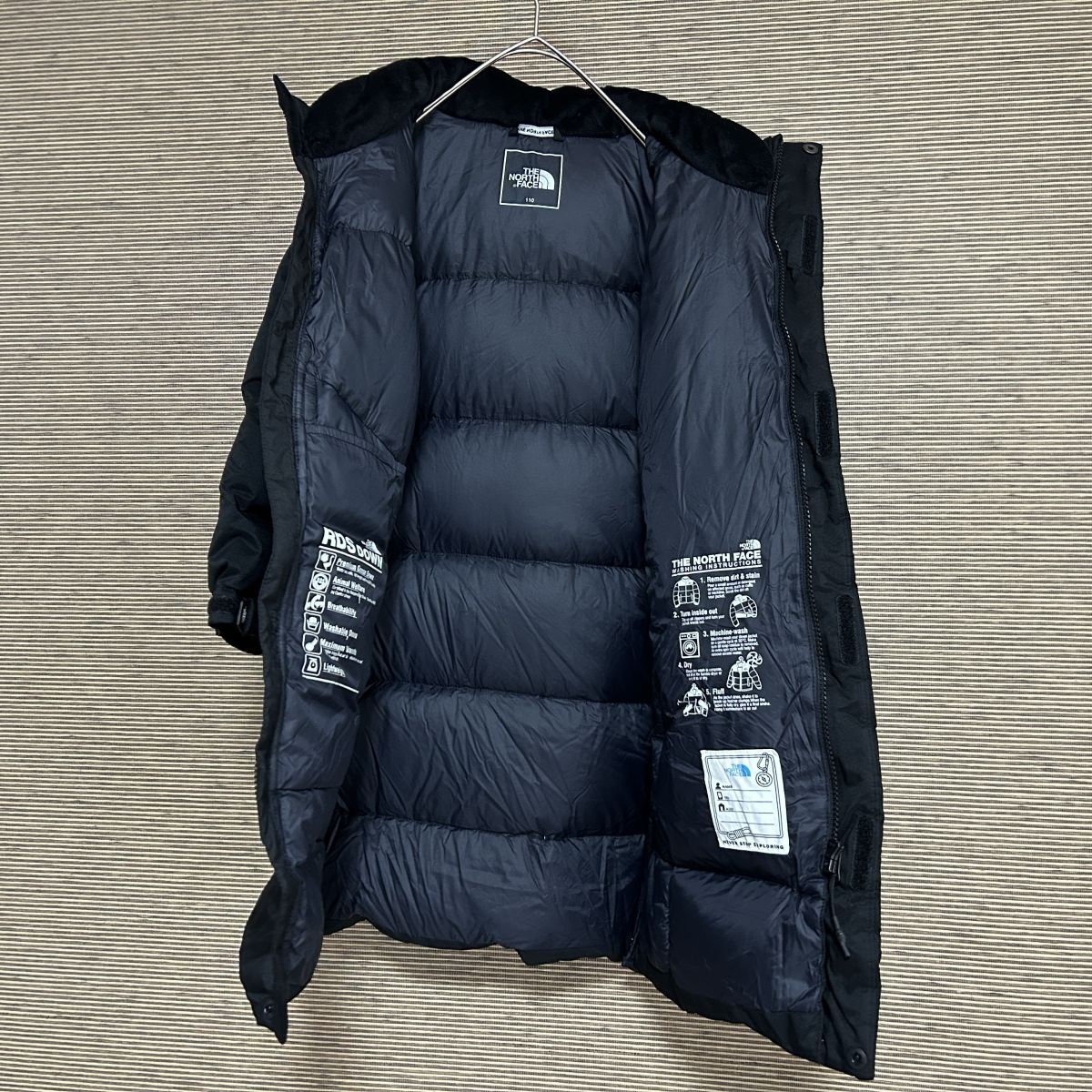 ノースフェイス　ロングダウンコート　ベンチコート　ブラック子供110キッズF2 古着　入手困難　激レア　人気　希少　ワンポイントロゴ刺繍_画像9