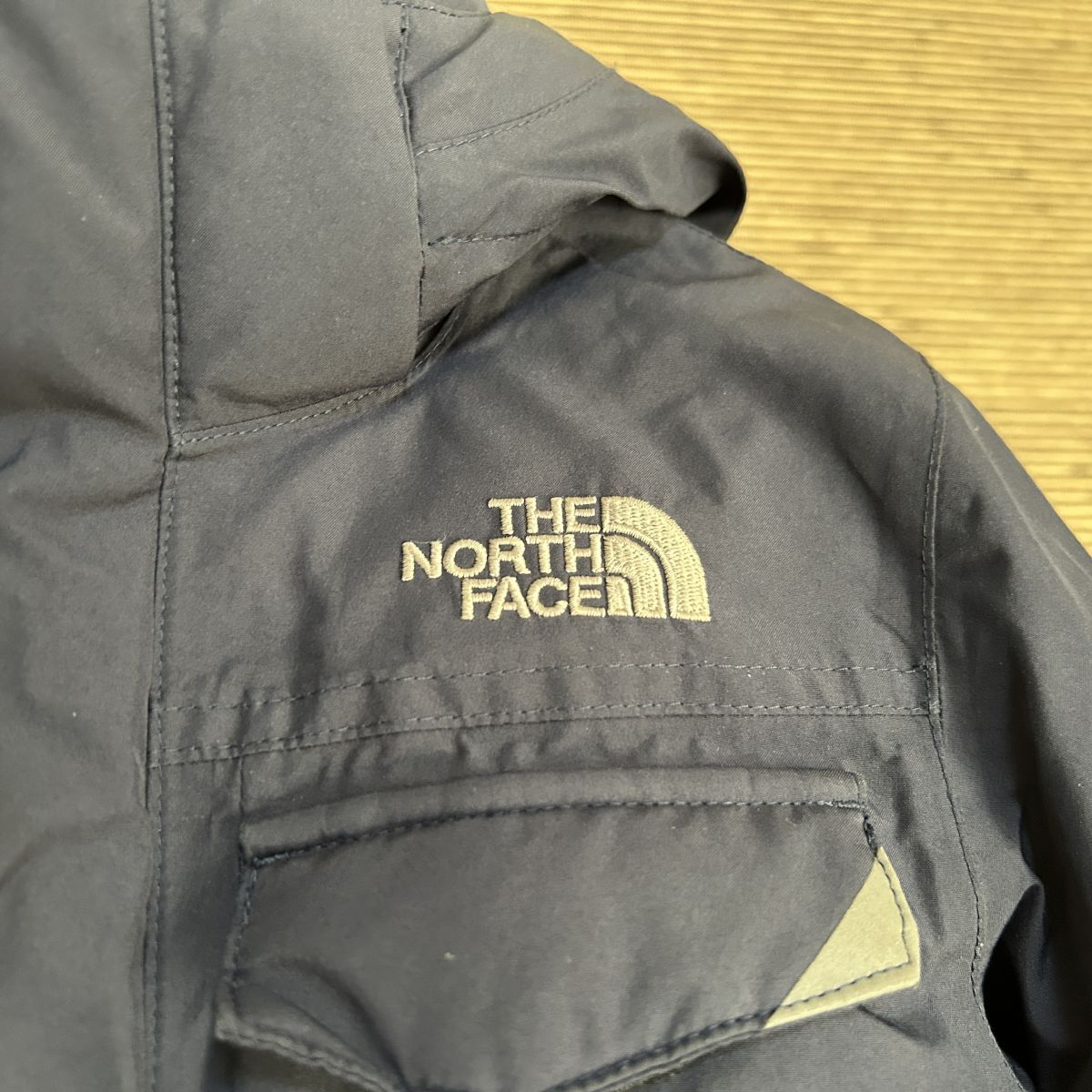 ノースフェイス　ダウンジャケット マクマード　ネイビー子供110刺繍ゴアF2 古着　入手困難　激レア　人気　希少　キッズ　肩ロゴ_画像3