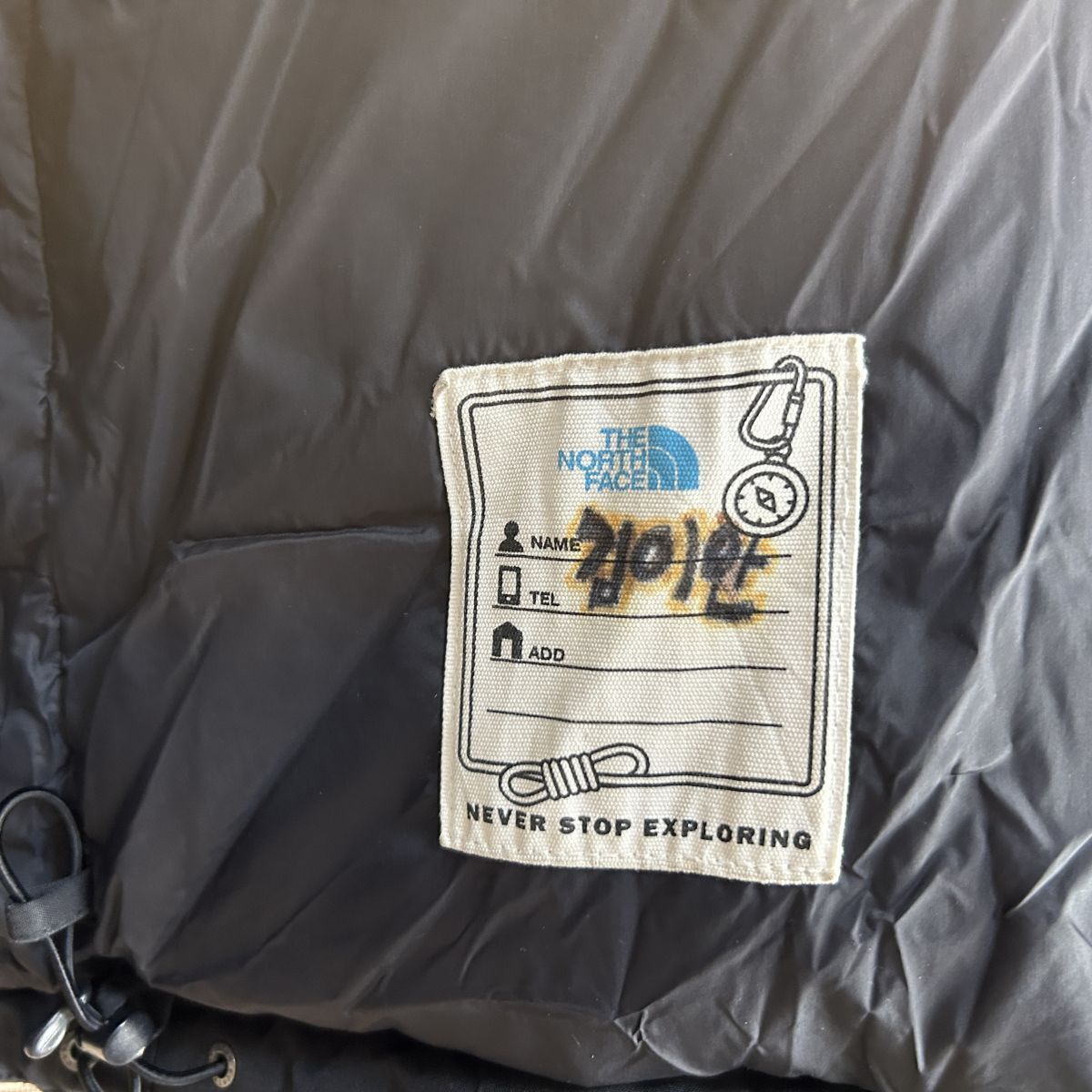 ノースフェイス　ダウンジャケット 黒ブラック刺繍　子供150　肩ロゴ　F3　古着　入手困難　激レア　人気　希少 キッズ　ワンポイントロゴ_画像9