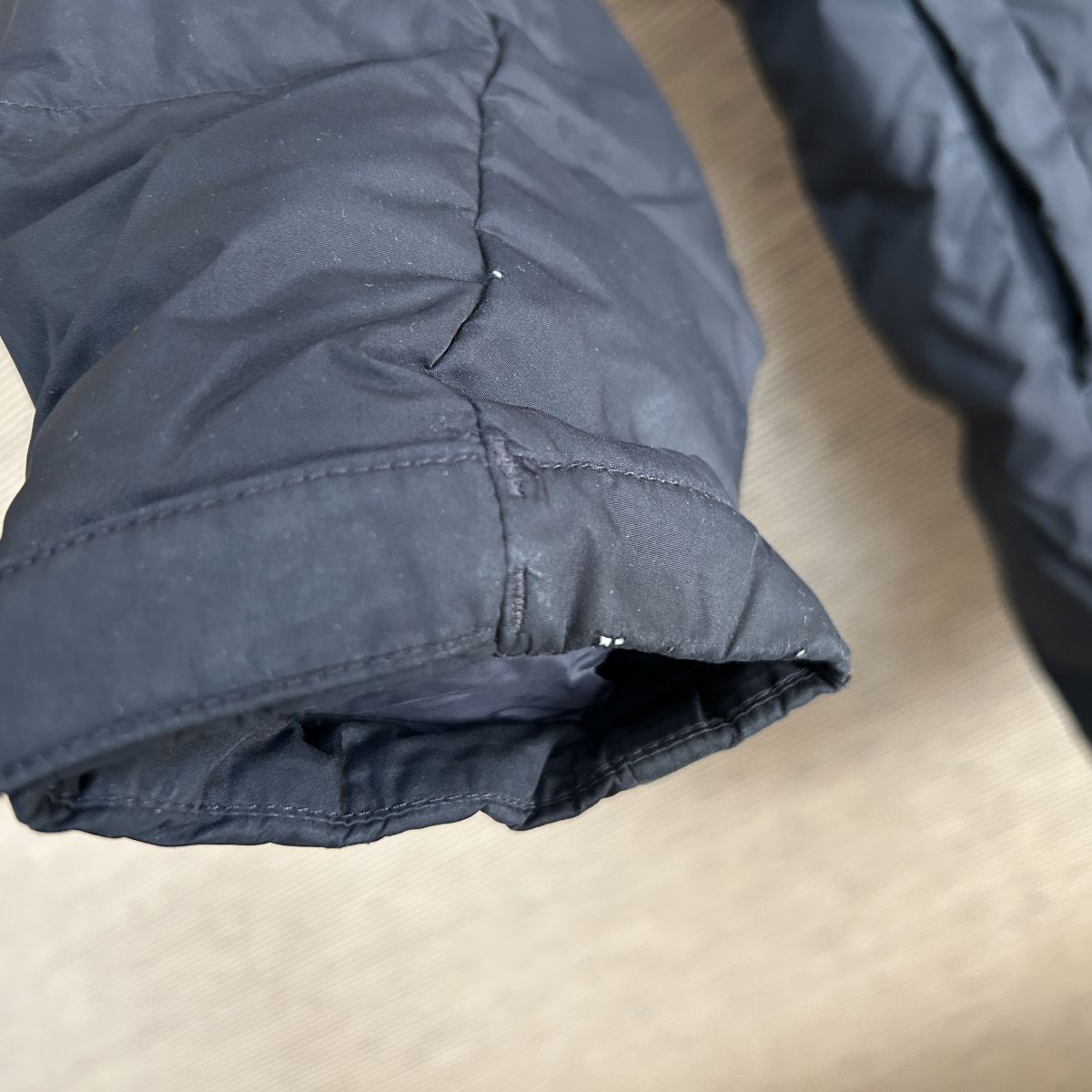 ノースフェイス　ロングダウンコート　ベンチコート　ブラック子供150キッズF3　古着　入手困難　激レア　人気　肩ロゴ　スリーブロゴ_画像8