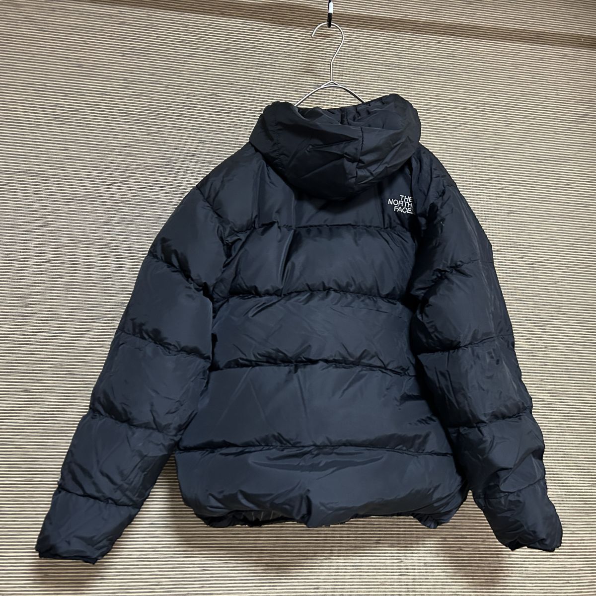 ノースフェイス　ダウンジャケット リバーシブル　子供150　黒ブラック刺繍E3　古着　入手困難　激レア　人気 ワンポイント　キッズ US規格_画像5