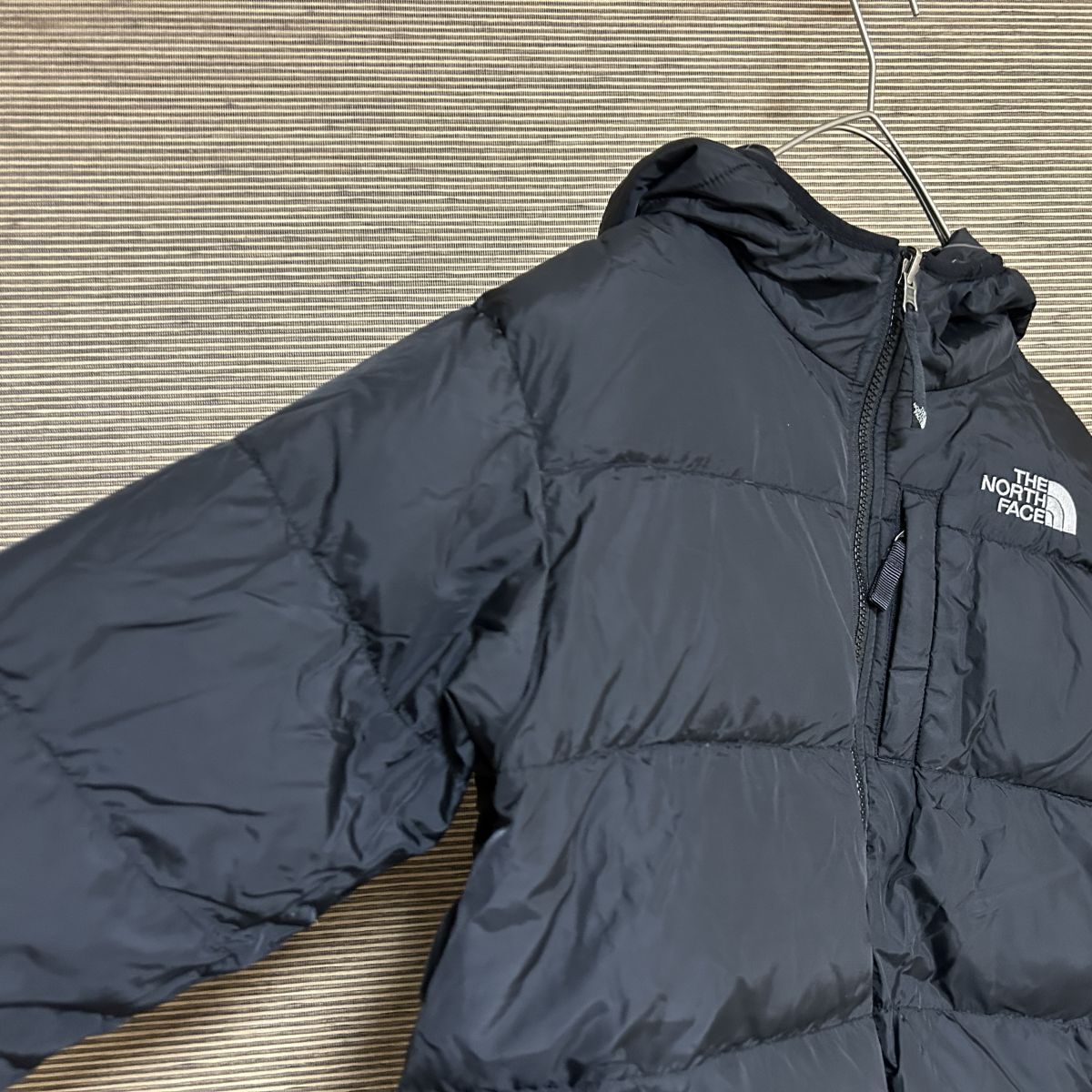 ノースフェイス　ダウンジャケット リバーシブル　子供150　黒ブラック刺繍E3　古着　入手困難　激レア　人気 ワンポイント　キッズ US規格_画像6