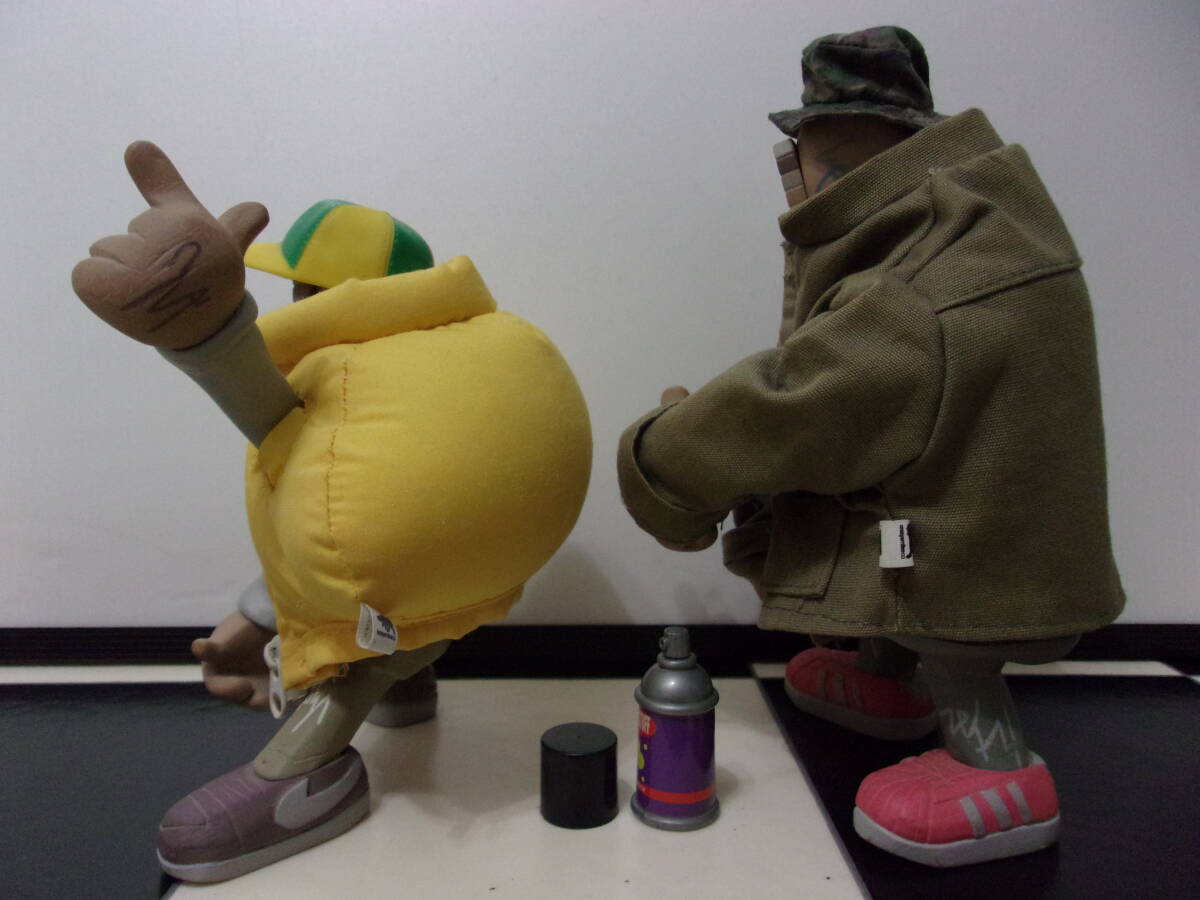 Michael Lau 2体 スプレー缶 フィギュア マイケルラウ 人形 ソフビ オブジェ インテリア 置物 GRAFFITI ART 芸術美術 BanksyバスキアFUTURA_画像2