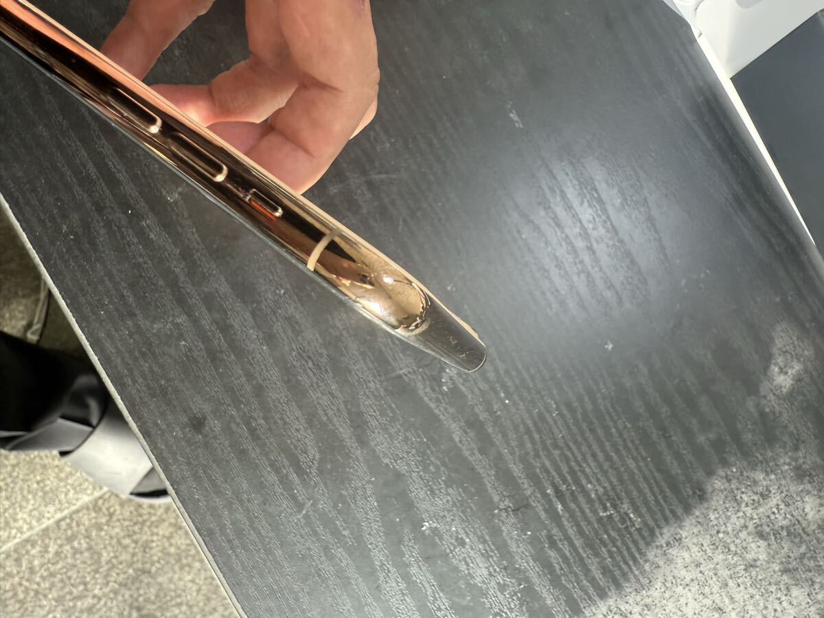 [衝撃1円スタート] iPhone11 Pro Max 256GB A2218 ゴールド　SIMフリー Apple バッテリー72% 箱、冊子、イヤホン付き_画像4