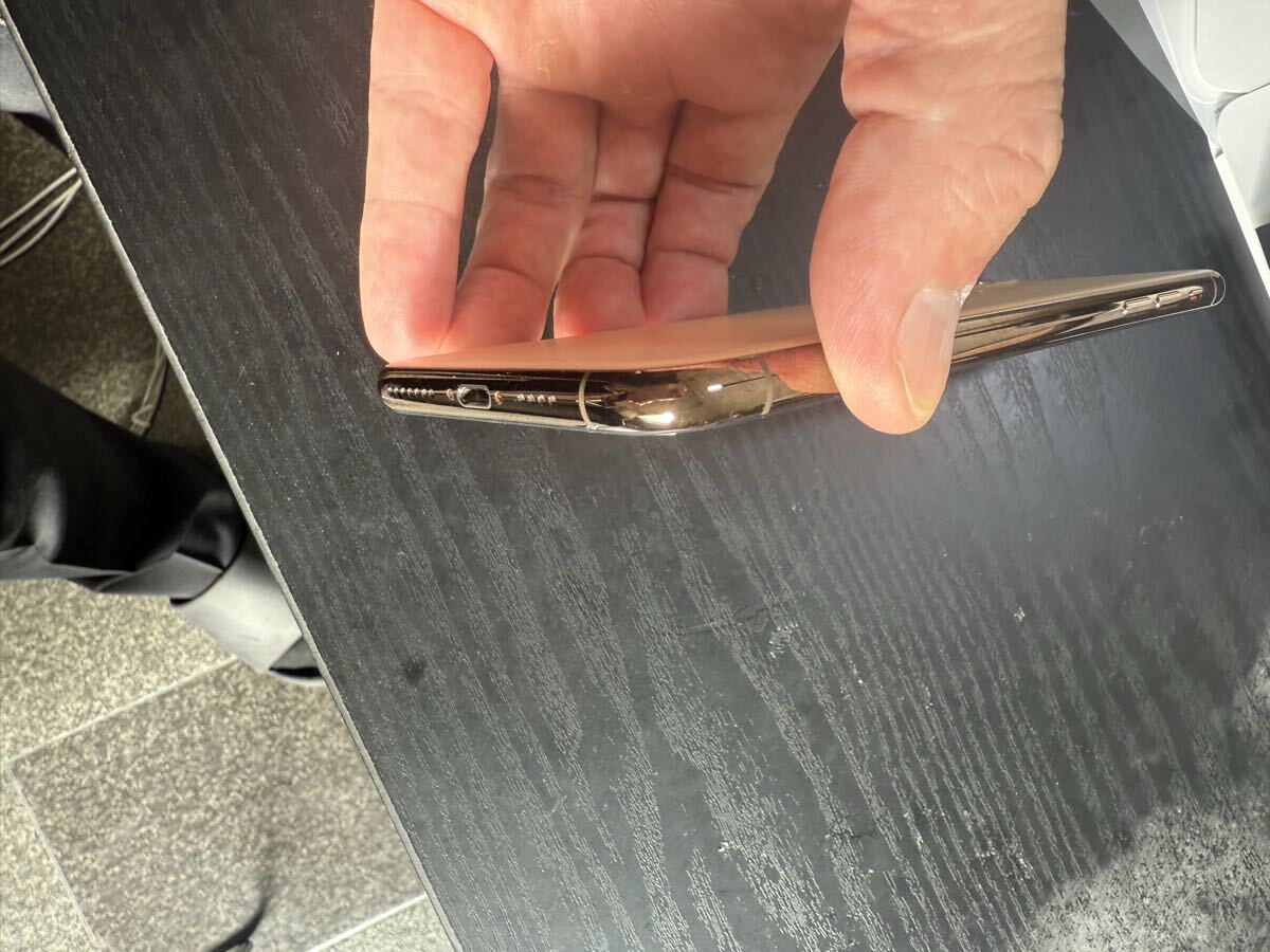 [衝撃1円スタート] iPhone11 Pro Max 256GB A2218 ゴールド　SIMフリー Apple バッテリー72% 箱、冊子、イヤホン付き_画像5