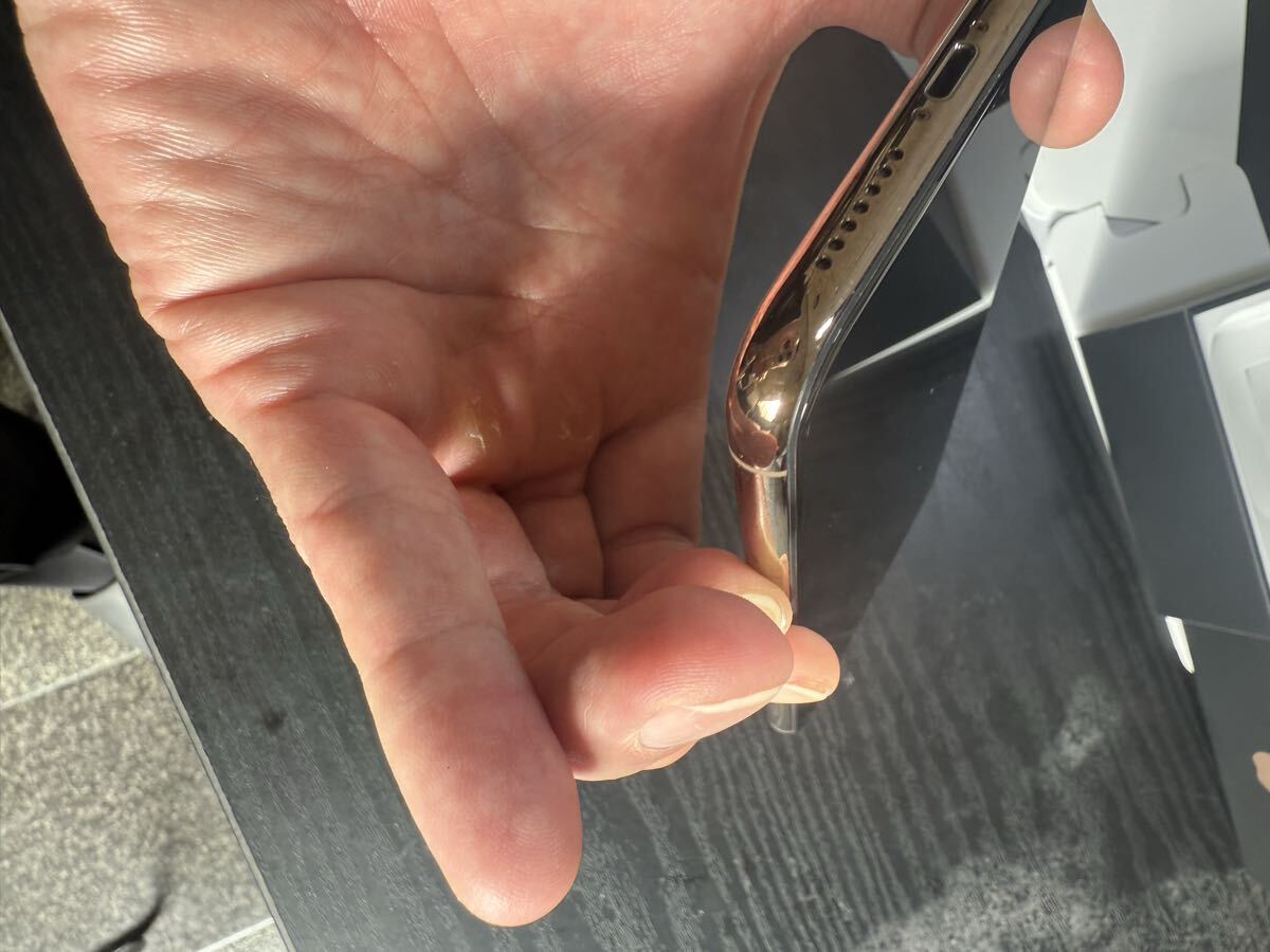 [衝撃1円スタート] iPhone11 Pro Max 256GB A2218 ゴールド　SIMフリー Apple バッテリー72% 箱、冊子、イヤホン付き_画像6