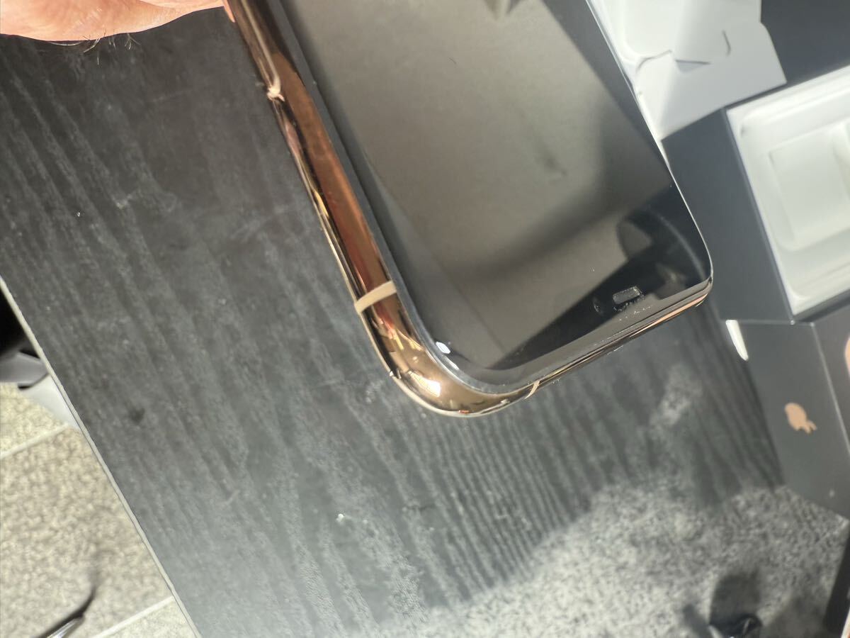 [衝撃1円スタート] iPhone11 Pro Max 256GB A2218 ゴールド　SIMフリー Apple バッテリー72% 箱、冊子、イヤホン付き_画像7