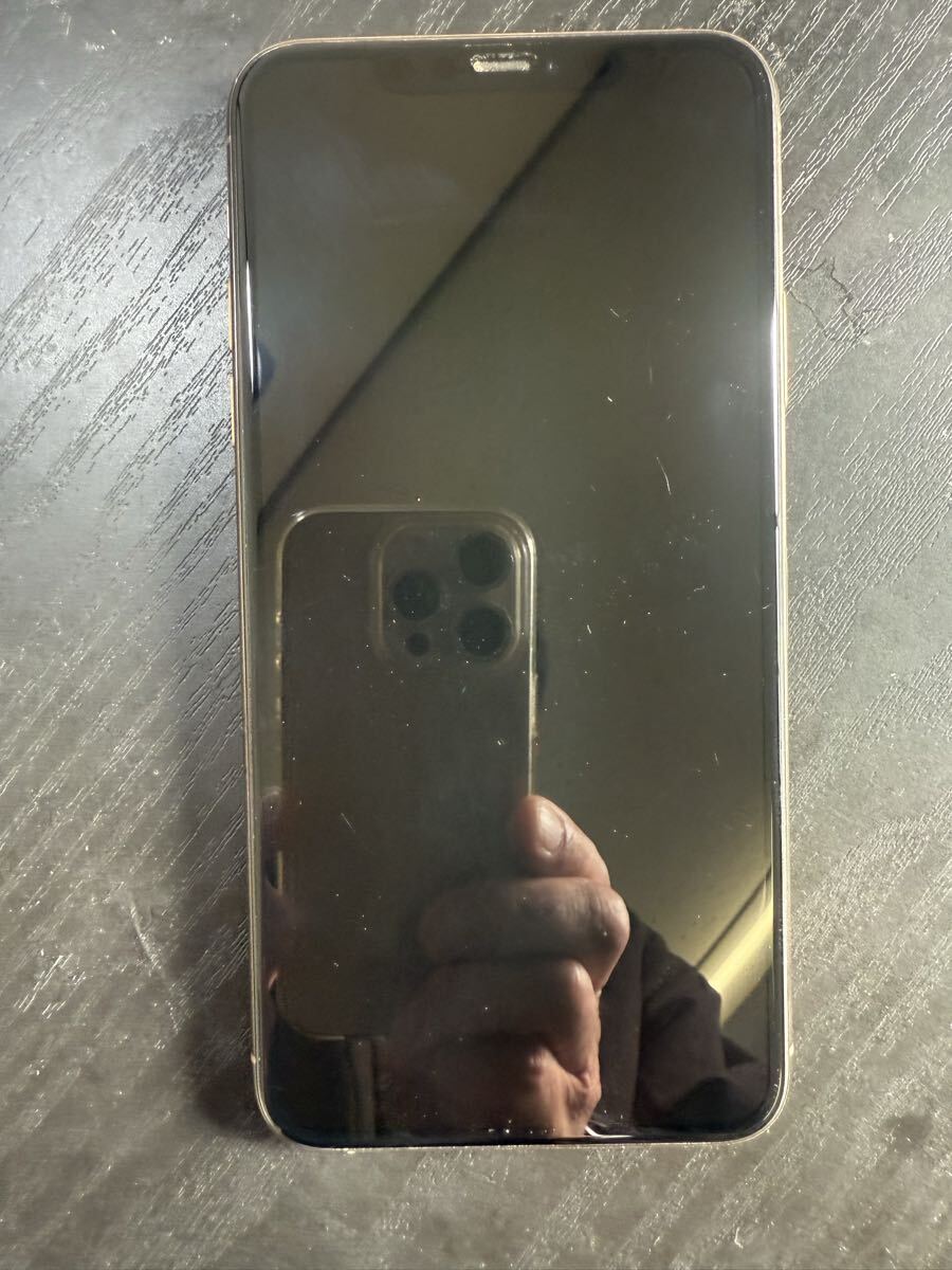 [衝撃1円スタート] iPhone11 Pro Max 256GB A2218 ゴールド　SIMフリー Apple バッテリー72% 箱、冊子、イヤホン付き_画像2