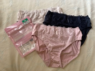 新品★トリンプ★やや深ばき★ショーツ★LL★3枚セット★紺・グレー・ピンク★前レース★Triumph_画像1