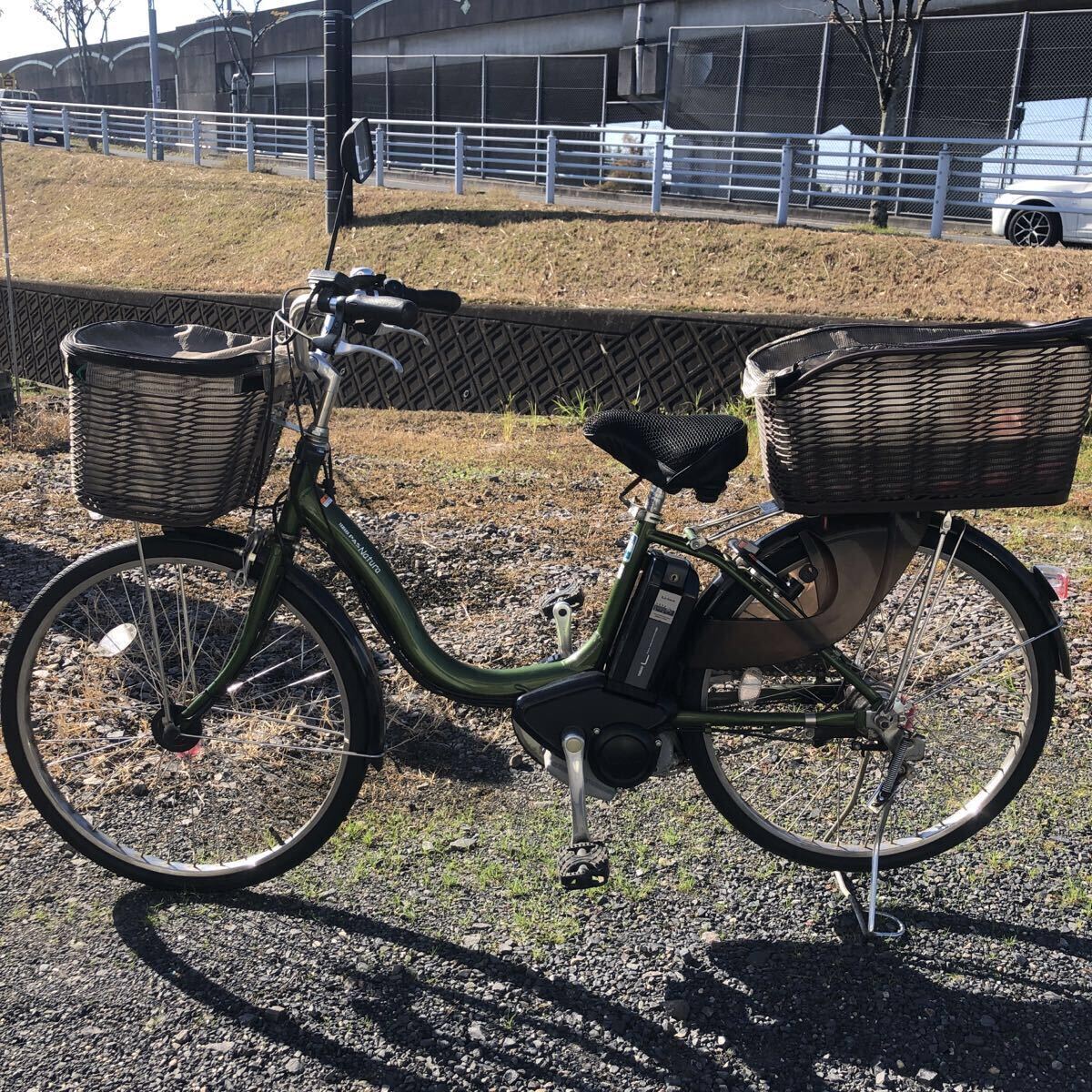 ヤマハ PAS Natura パスナチュラ 電動アシスト自転車 24 インチ 内装3段変速 バッテリー 充電器付 グリーン 緑 電動自転車 直接引取り限定_画像2