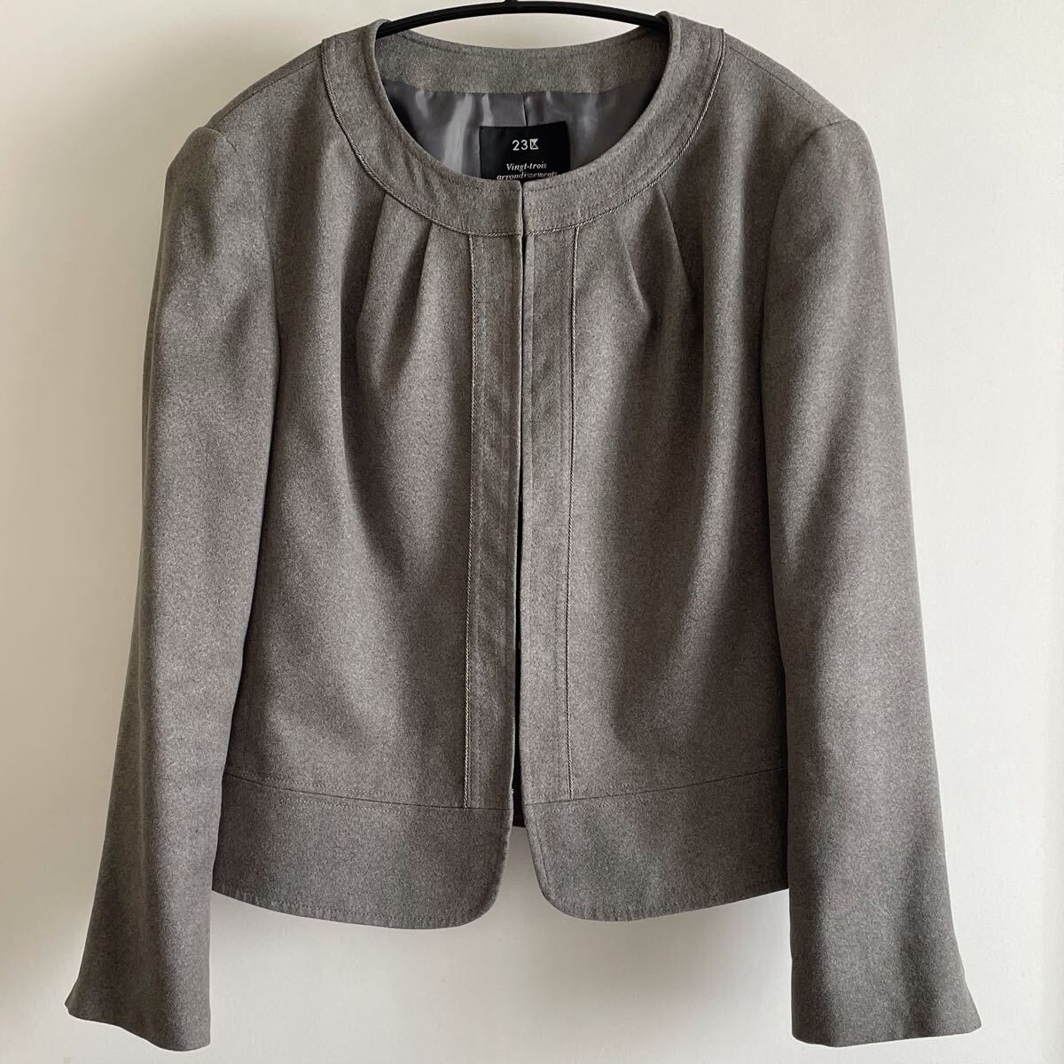 23区 ノーカラージャケット 秋冬　グレー　サイズ38_画像1