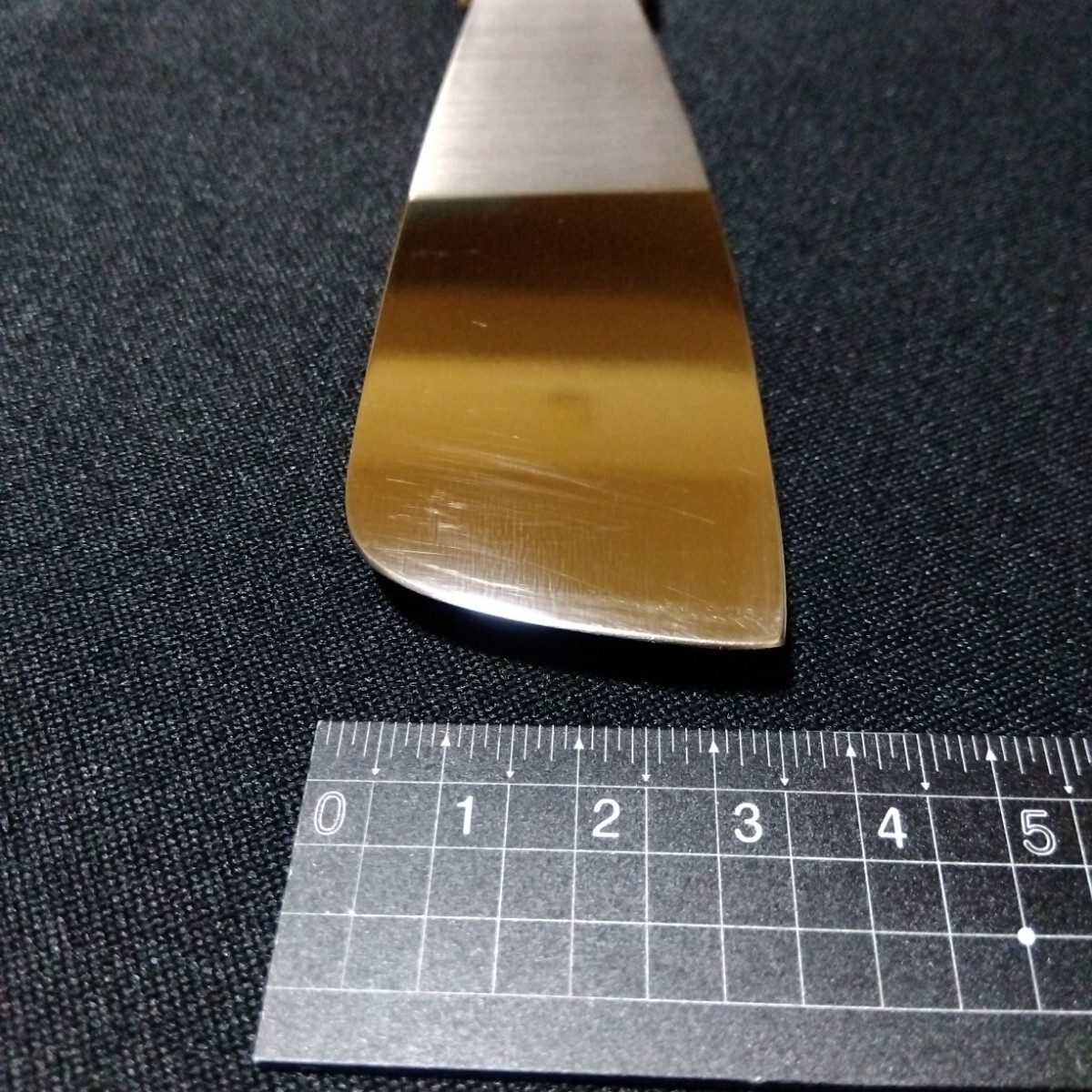 激シブ！　新築　金ベラ　幅35mm　コーキングヘラ　シーリングヘラ_画像3