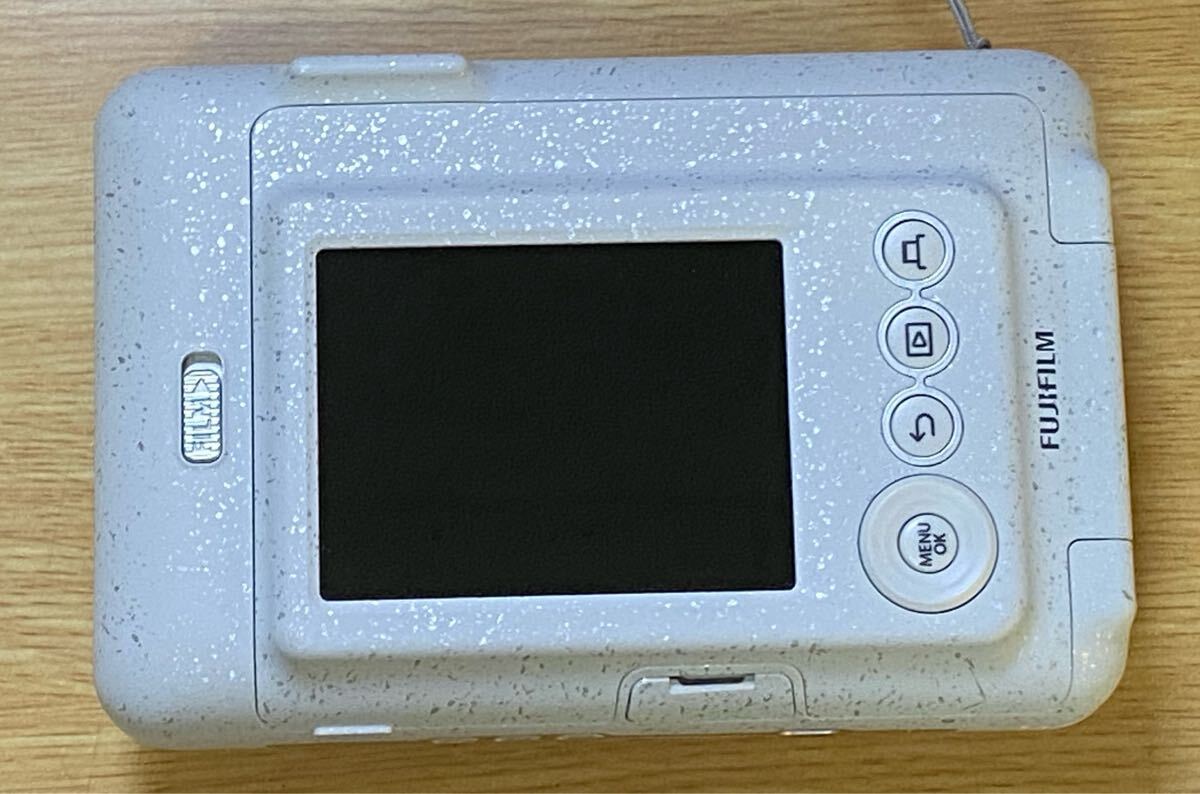 【1円〜】FUJIFILM instax mini LiPlay ハイブリッドインスタントカメラ 動作確認済み 美品 HM1 ストーンホワイト_画像2