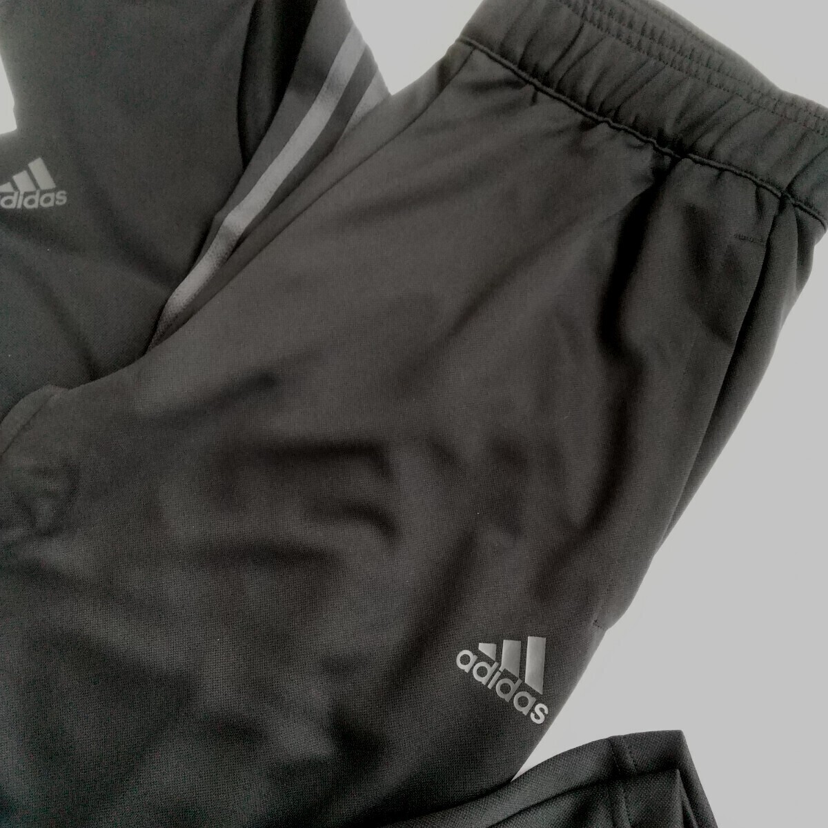 adidas ジャージ 上下セット スリムジップ メンズ M ブラック／グレー 未使用_画像4