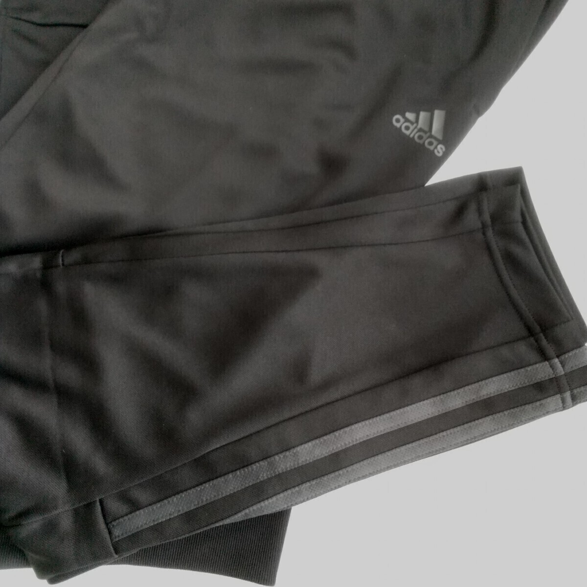 adidas ジャージ 上下セット スリムジップ メンズ M ブラック／グレー 未使用_画像5