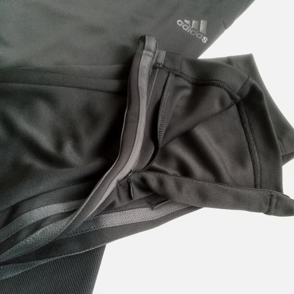adidas ジャージ 上下セット スリムジップ メンズ M ブラック／グレー 未使用_画像6