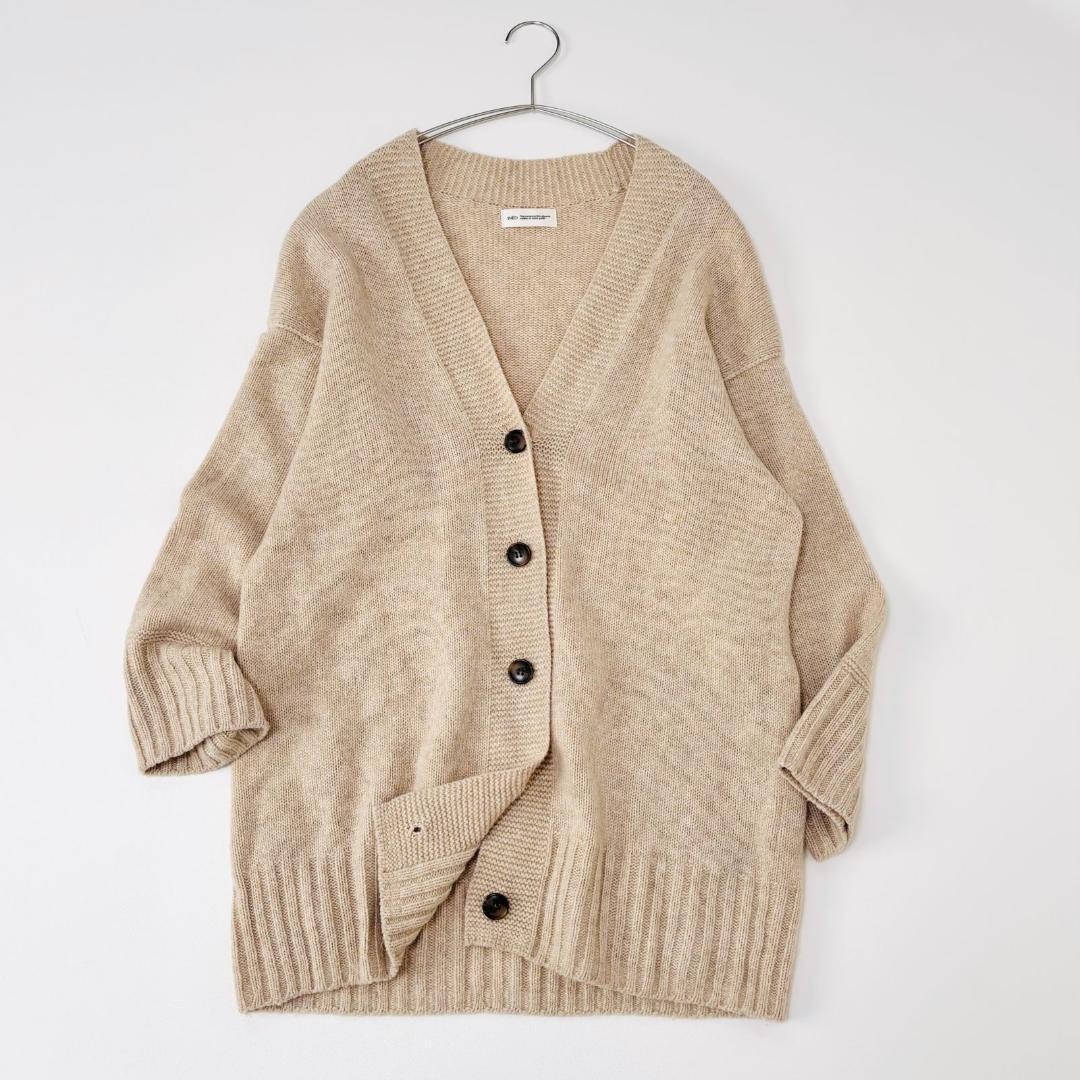 美品　INED イネド　Vネックカーディガン ベージュ ウール　軽量　ふわり　M_画像1