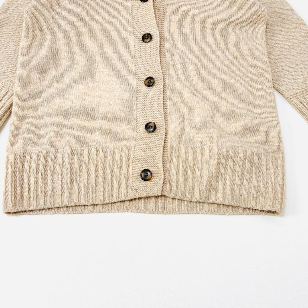 美品　INED イネド　Vネックカーディガン ベージュ ウール　軽量　ふわり　M_画像4