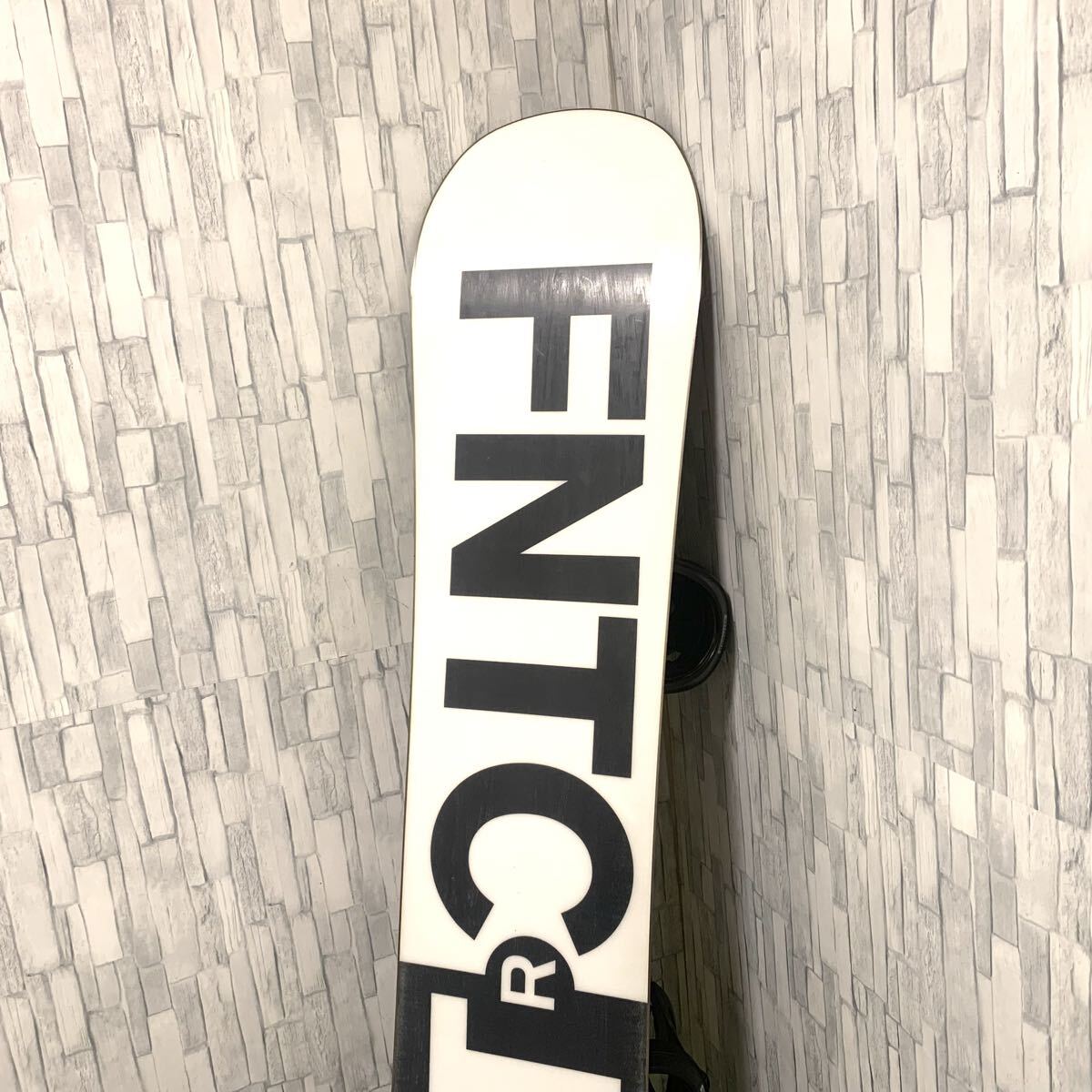 良品 FNTC TNT R 147cm グラトリ ロッカー スノーボード板 STEPCHILDビンディング付 豪華2点セット_画像6