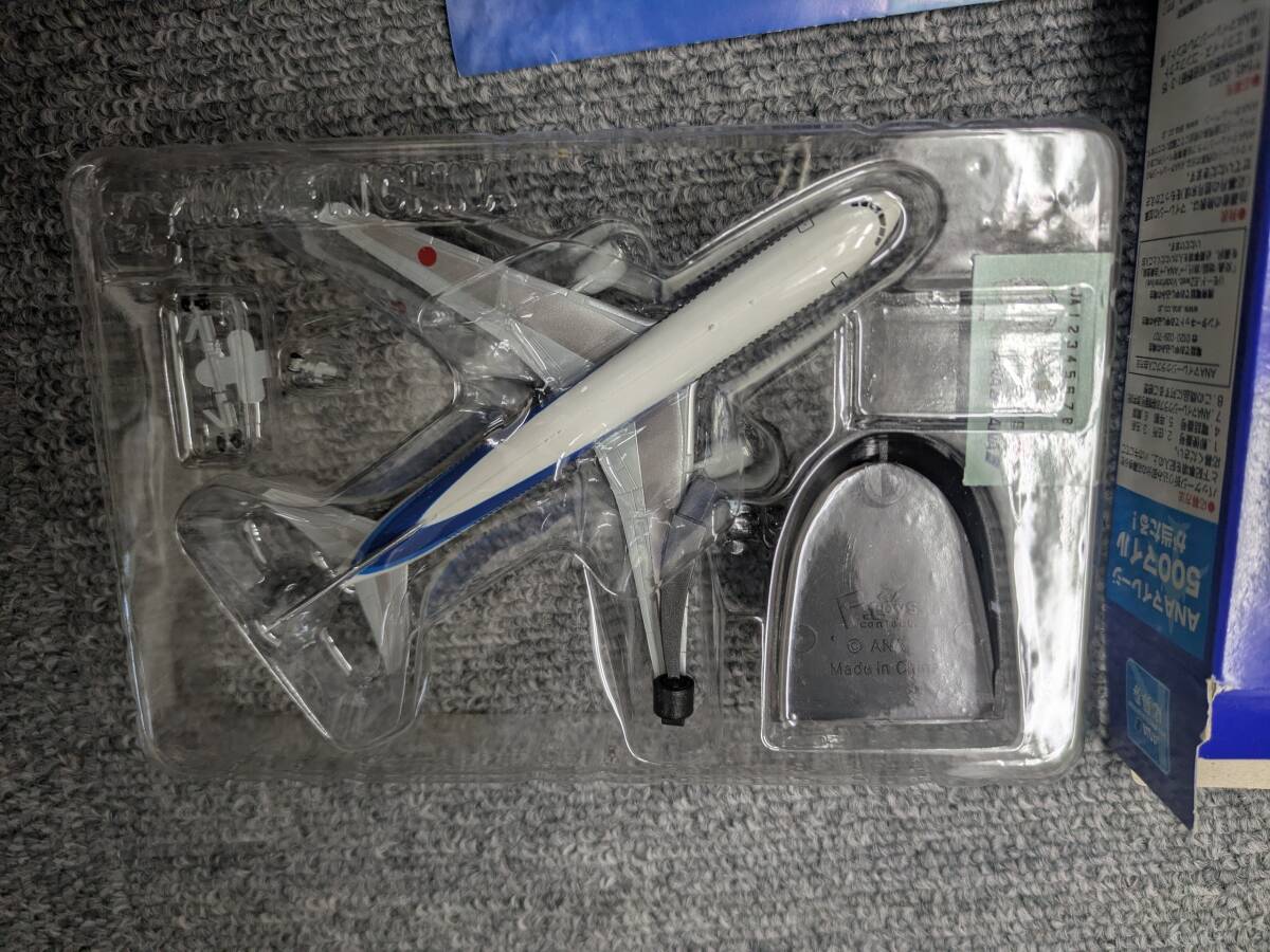 送料安★ゆうパック60サイズor定形外290円★エフトイズ 1/500 ANAウイングコレクション BOEING767-300_画像2